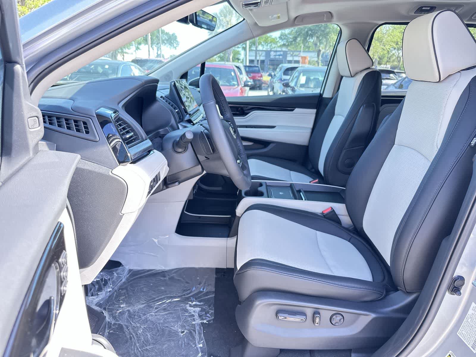 Thumbnail: 2026 Honda Odyssey - 13