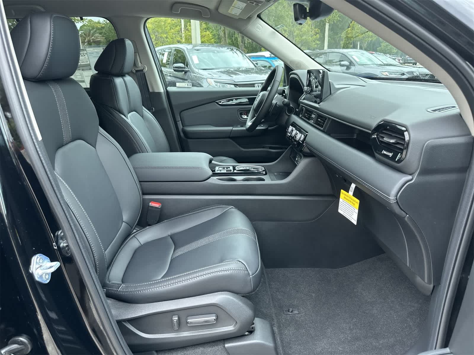 Thumbnail: 2025 Honda Pilot - 17
