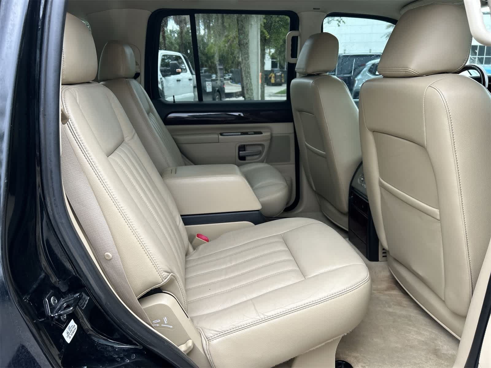Thumbnail: 2005 Lincoln Aviator - 16