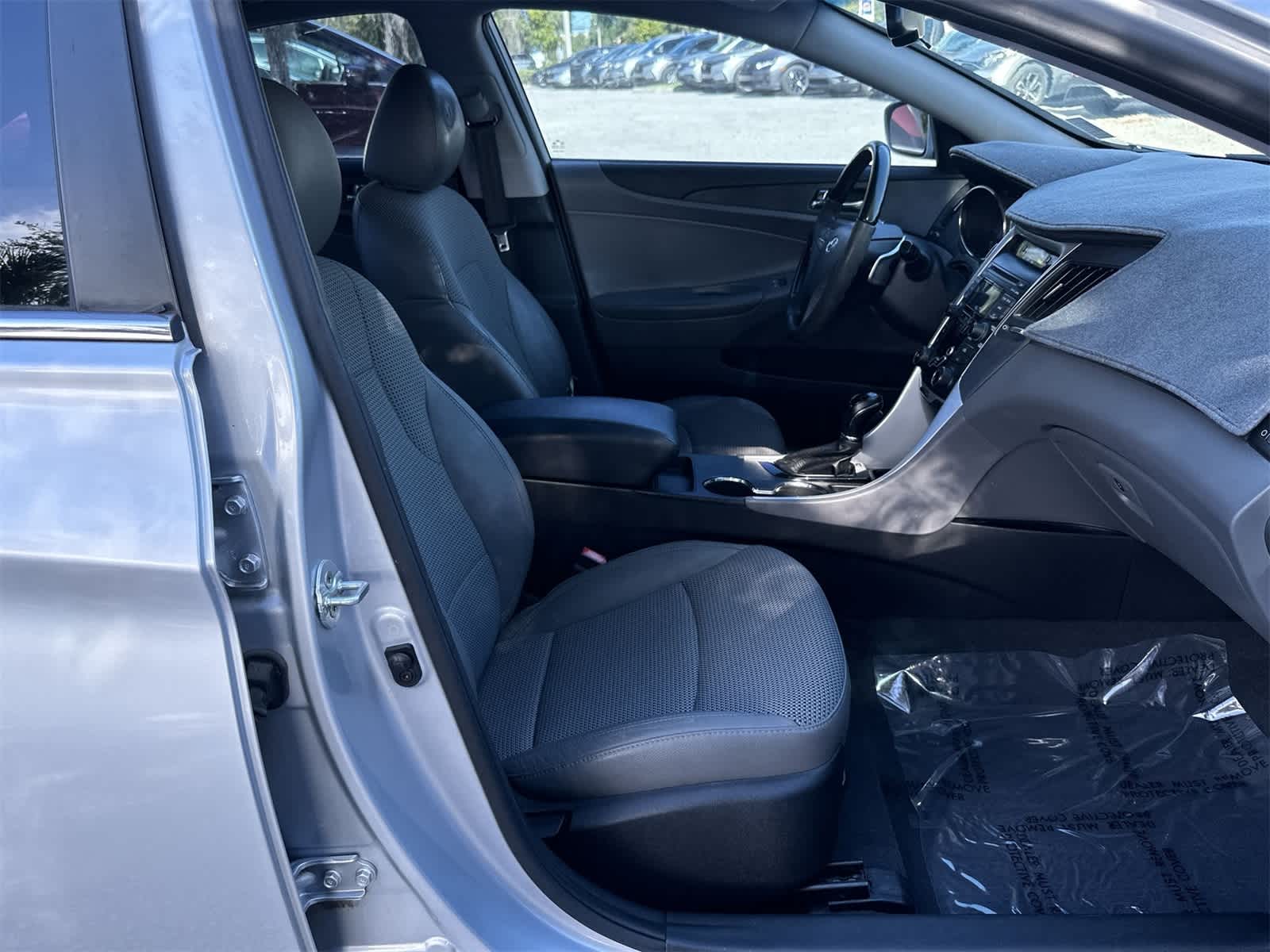 Thumbnail: 2012 Hyundai Sonata - 18