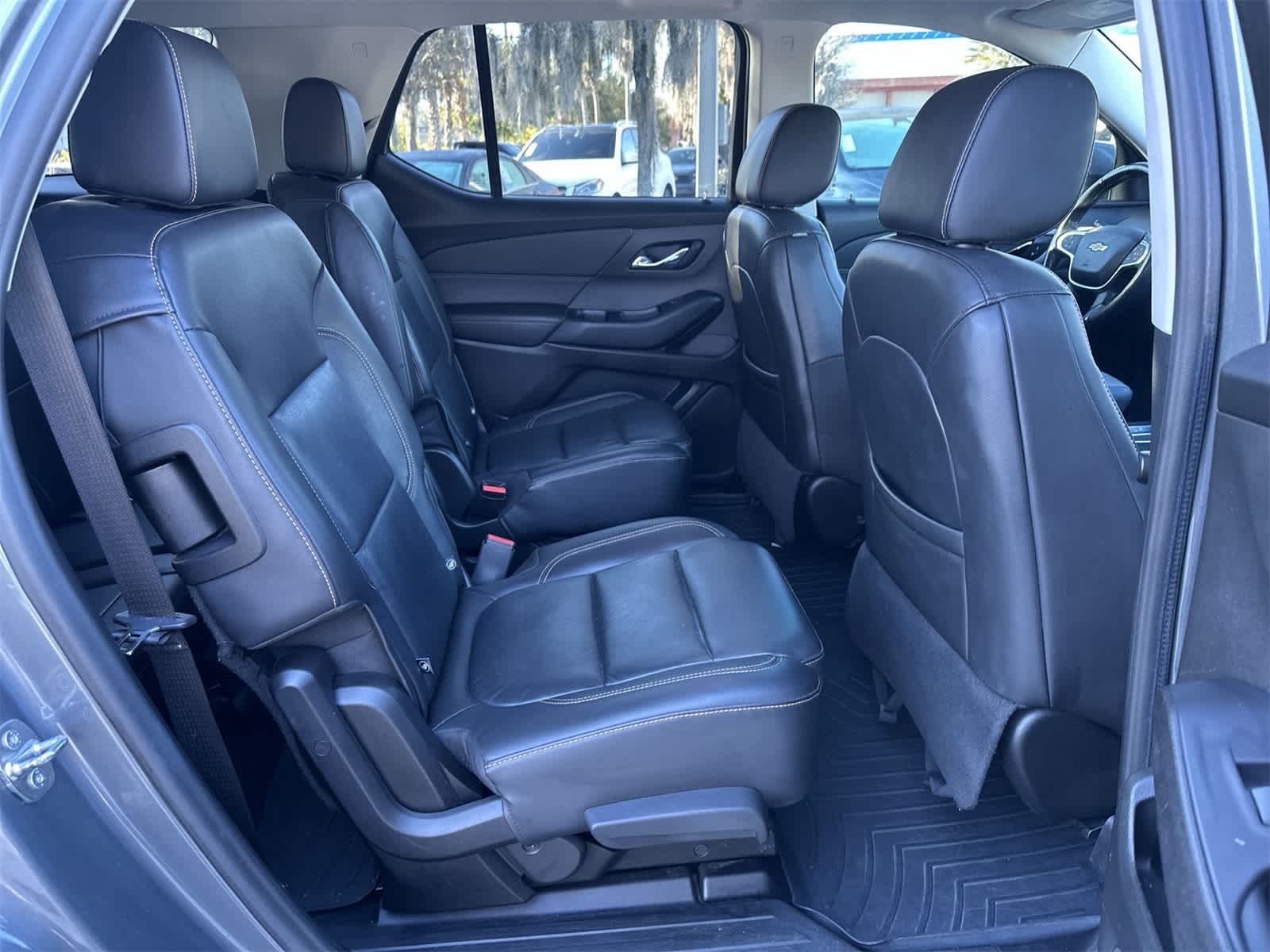 Thumbnail: 2020 Chevrolet Traverse - 16