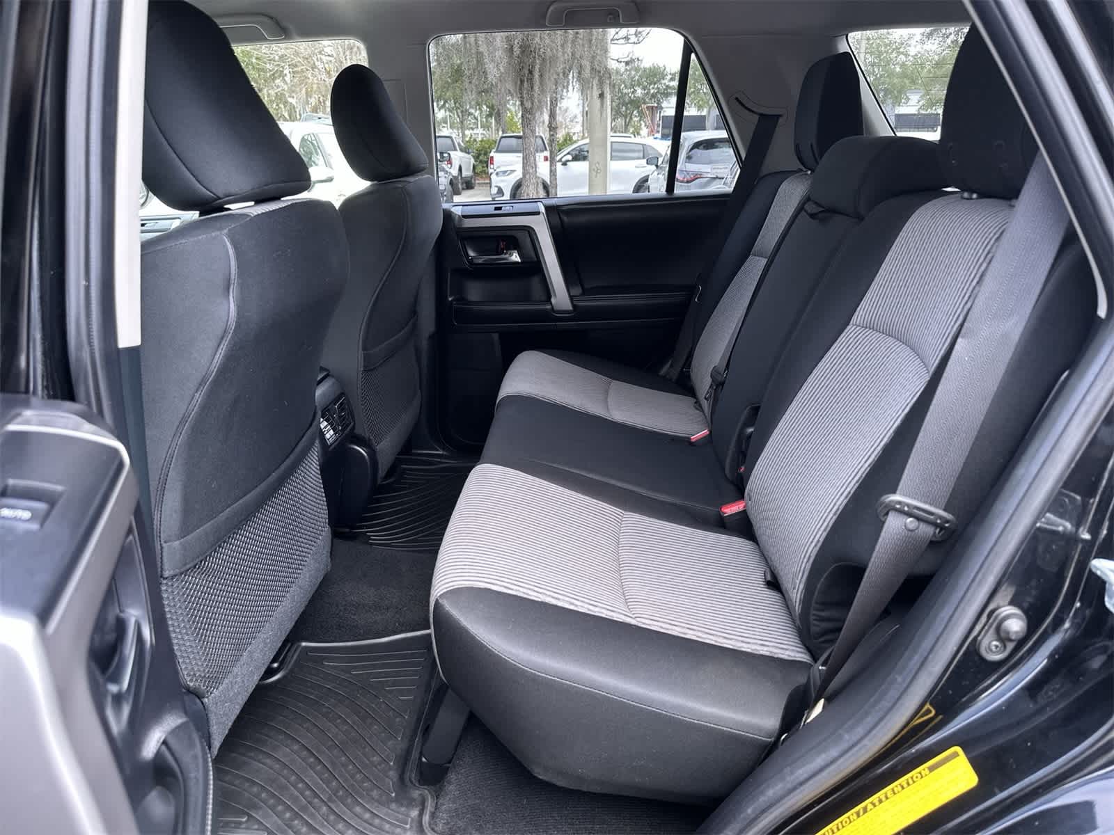 Thumbnail: 2015 Toyota 4Runner - 15