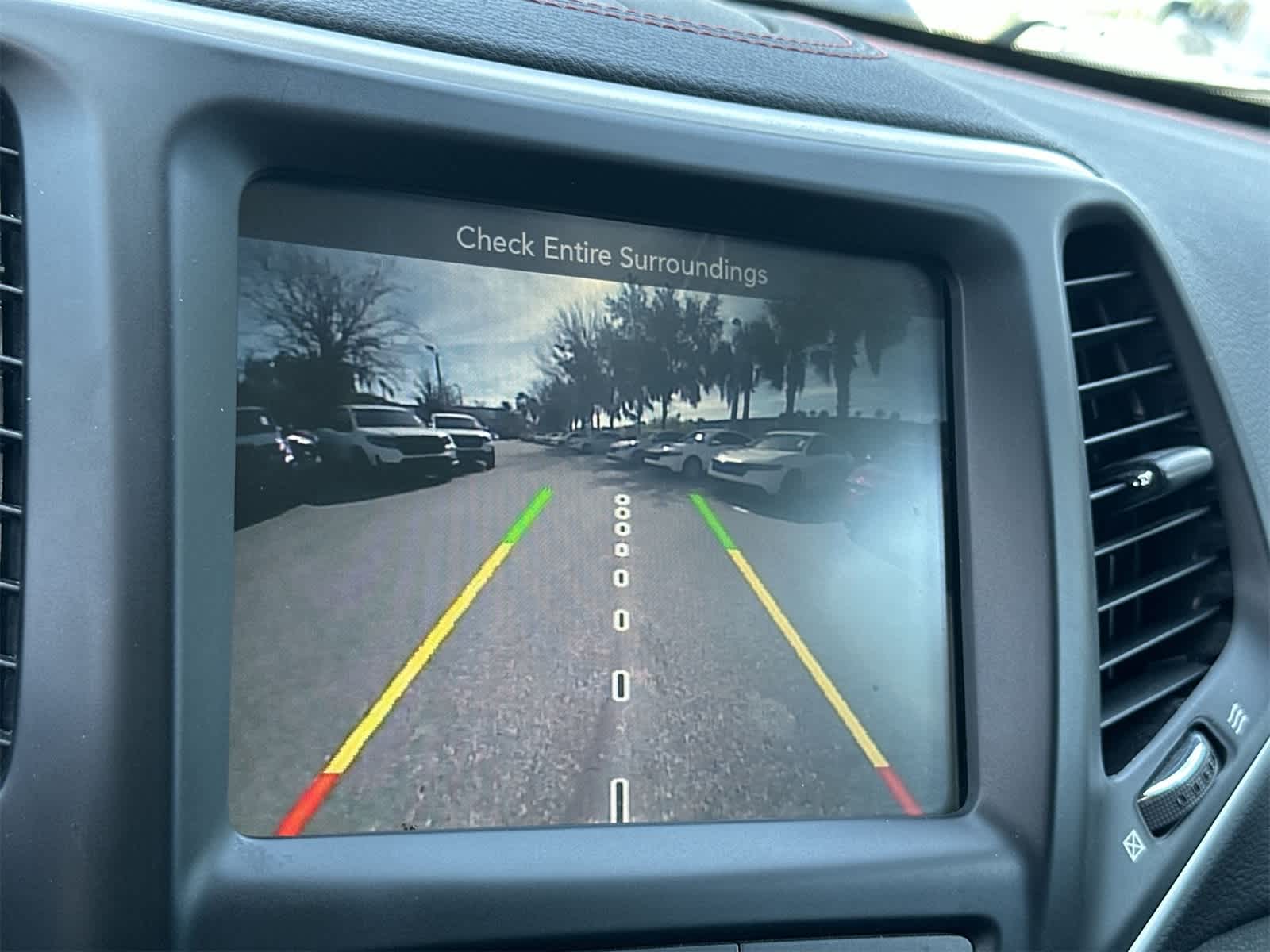 Thumbnail: 2016 Jeep Cherokee - 20