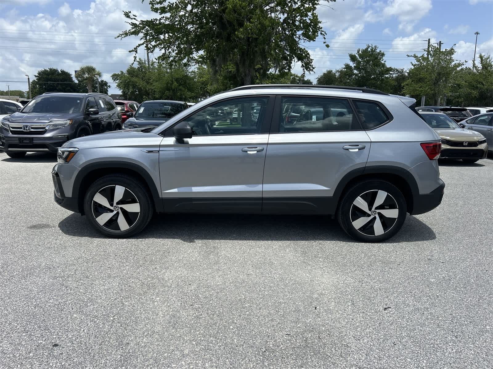 Thumbnail: 2024 Volkswagen Taos - 3