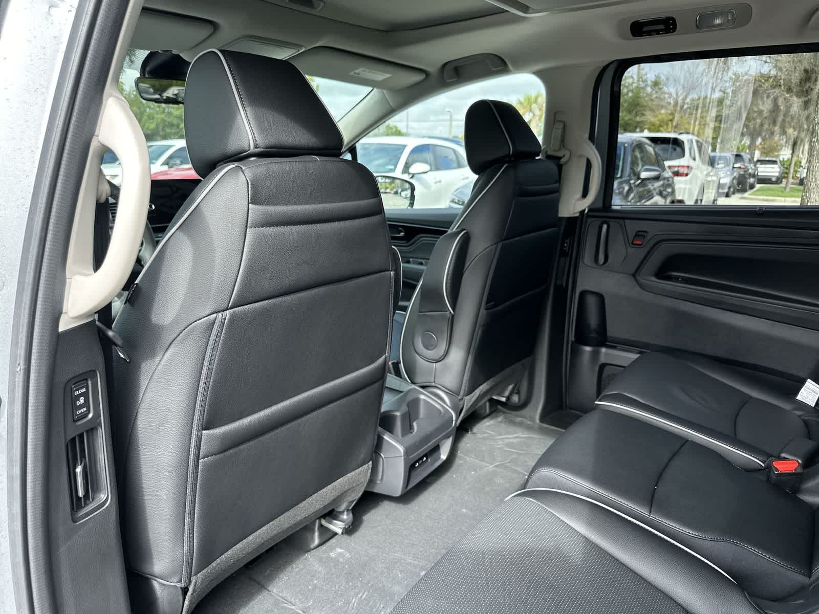 Thumbnail: 2026 Honda Odyssey - 14