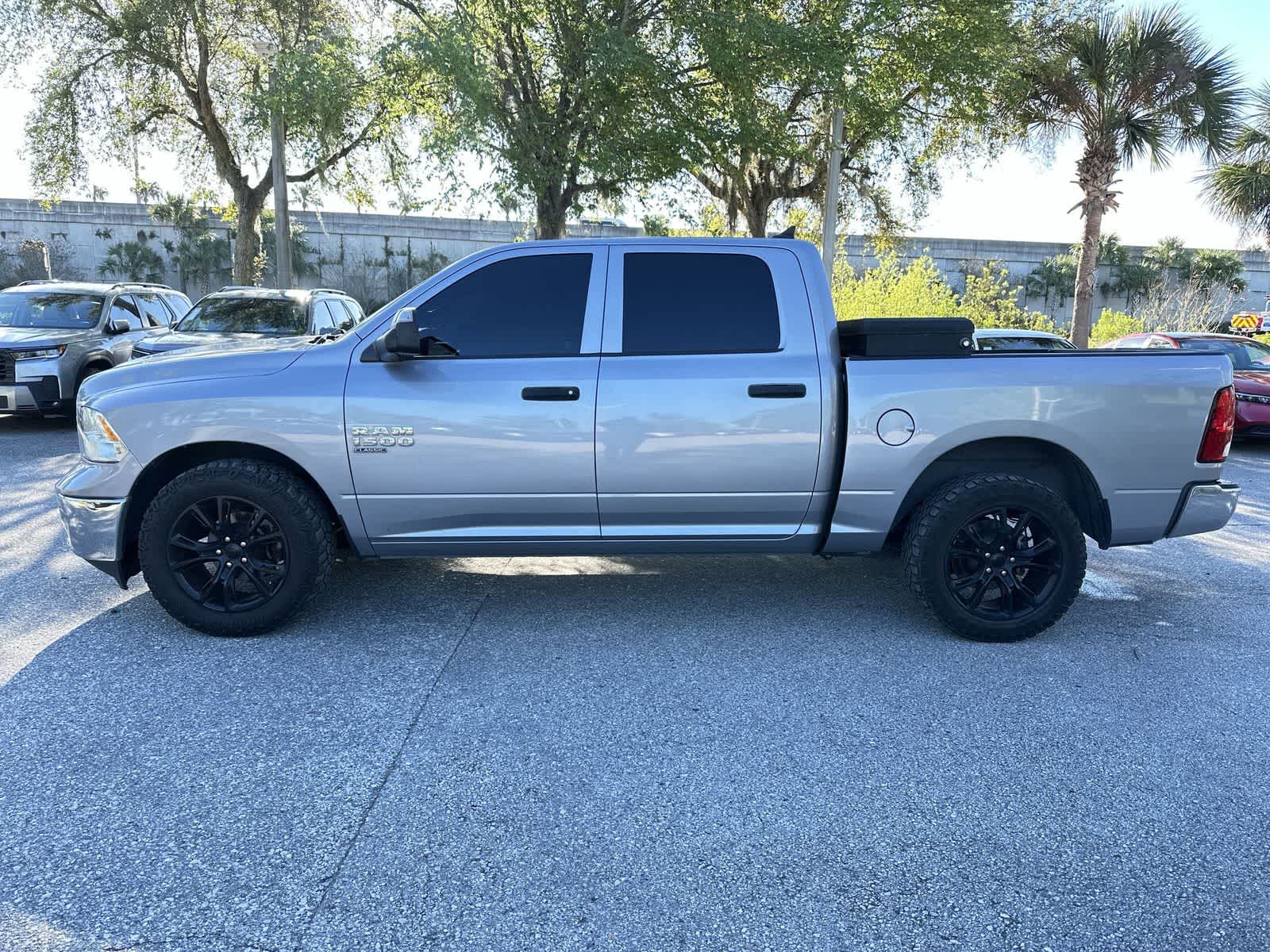 Thumbnail: 2022 RAM 1500 Classic - 3