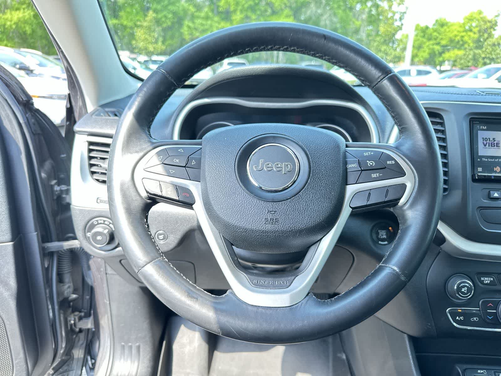 Thumbnail: 2015 Jeep Cherokee - 17