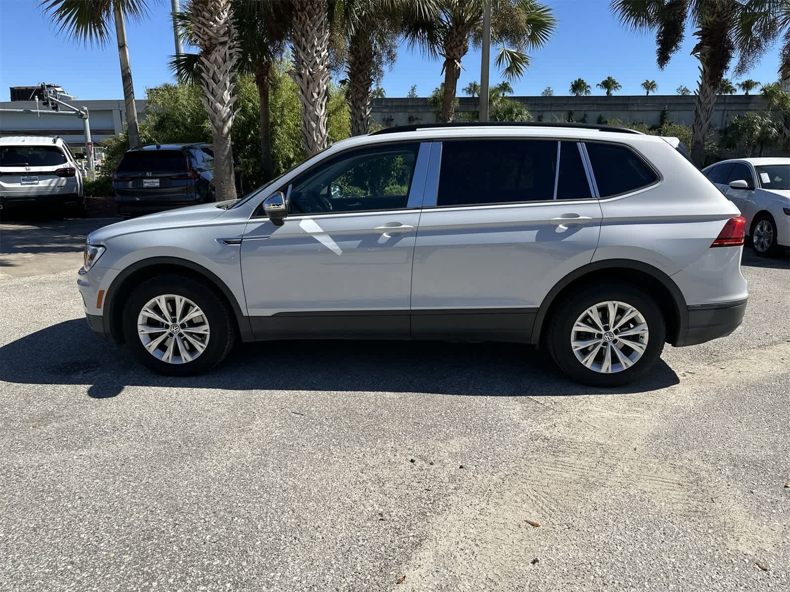 Thumbnail: 2019 Volkswagen Tiguan - 3