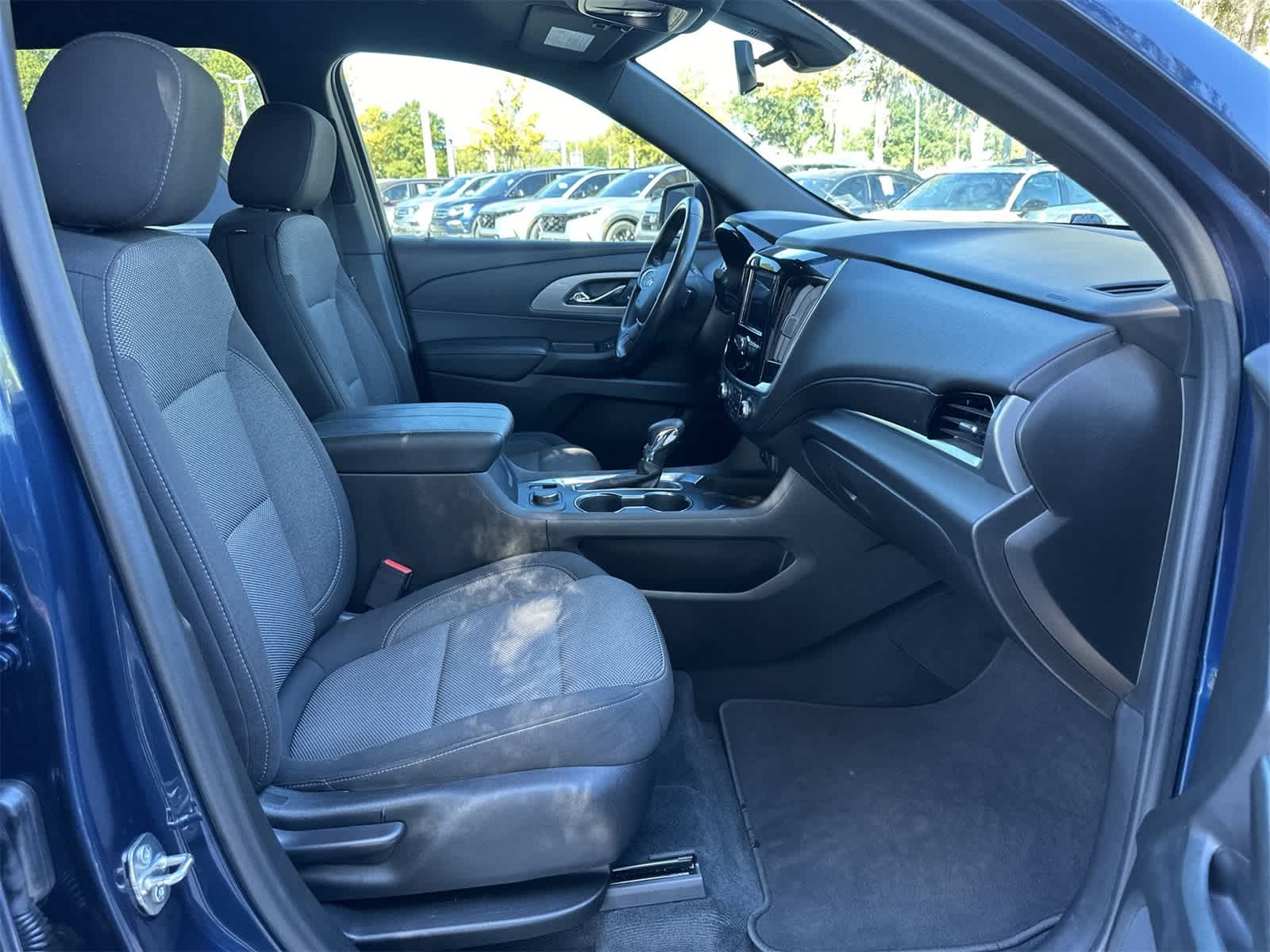 Thumbnail: 2022 Chevrolet Traverse - 17