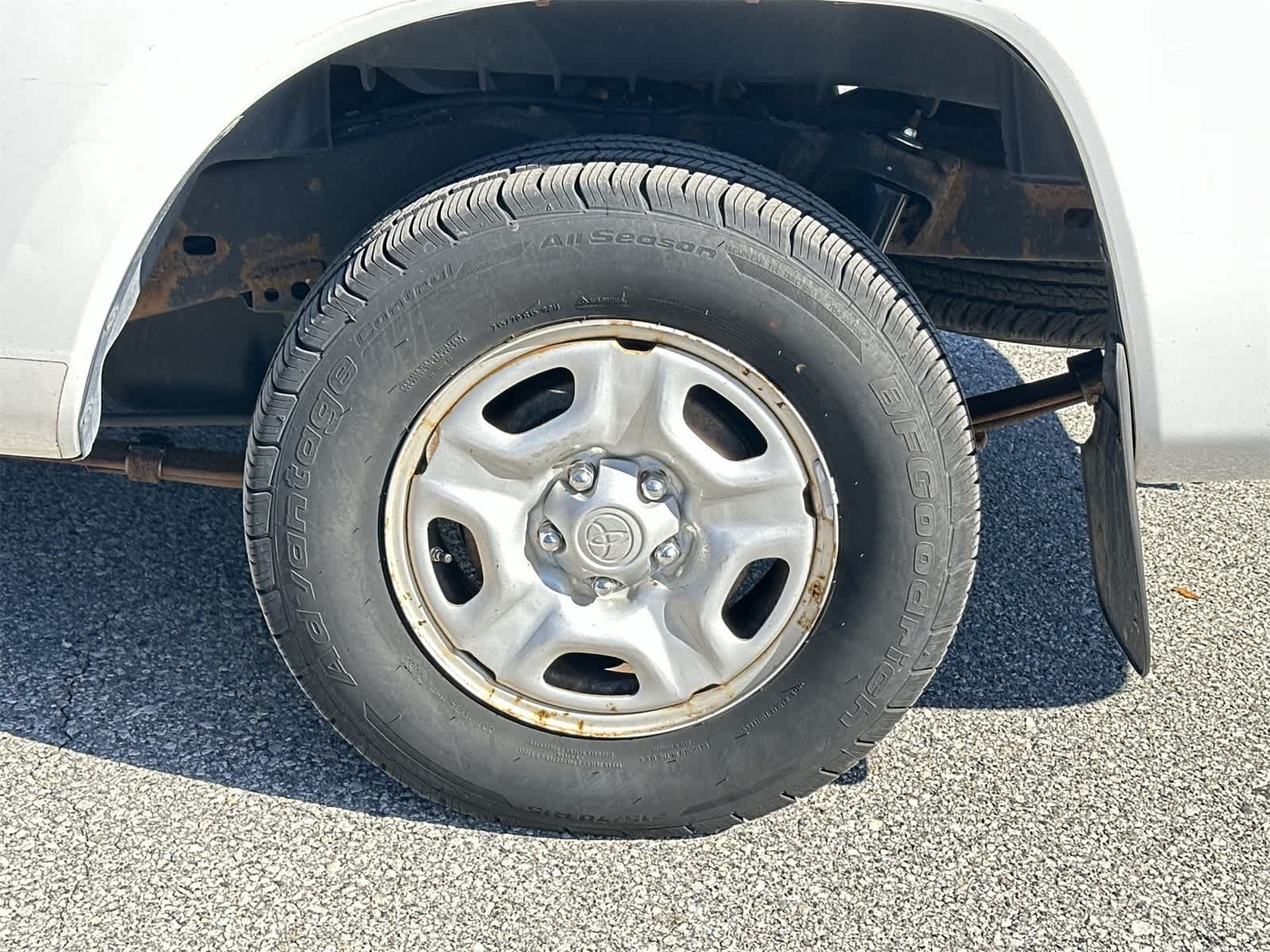 Thumbnail: 2010 Toyota Tacoma - 12