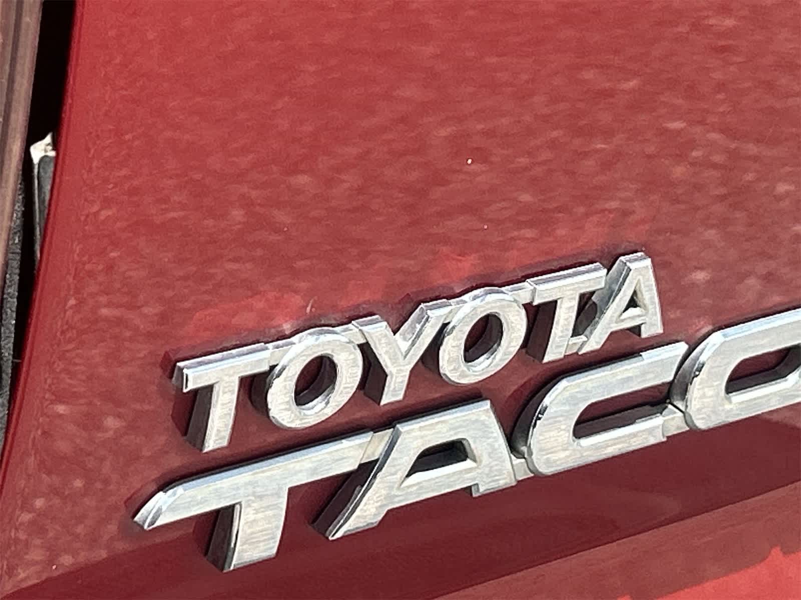 Thumbnail: 2015 Toyota Tacoma - 10