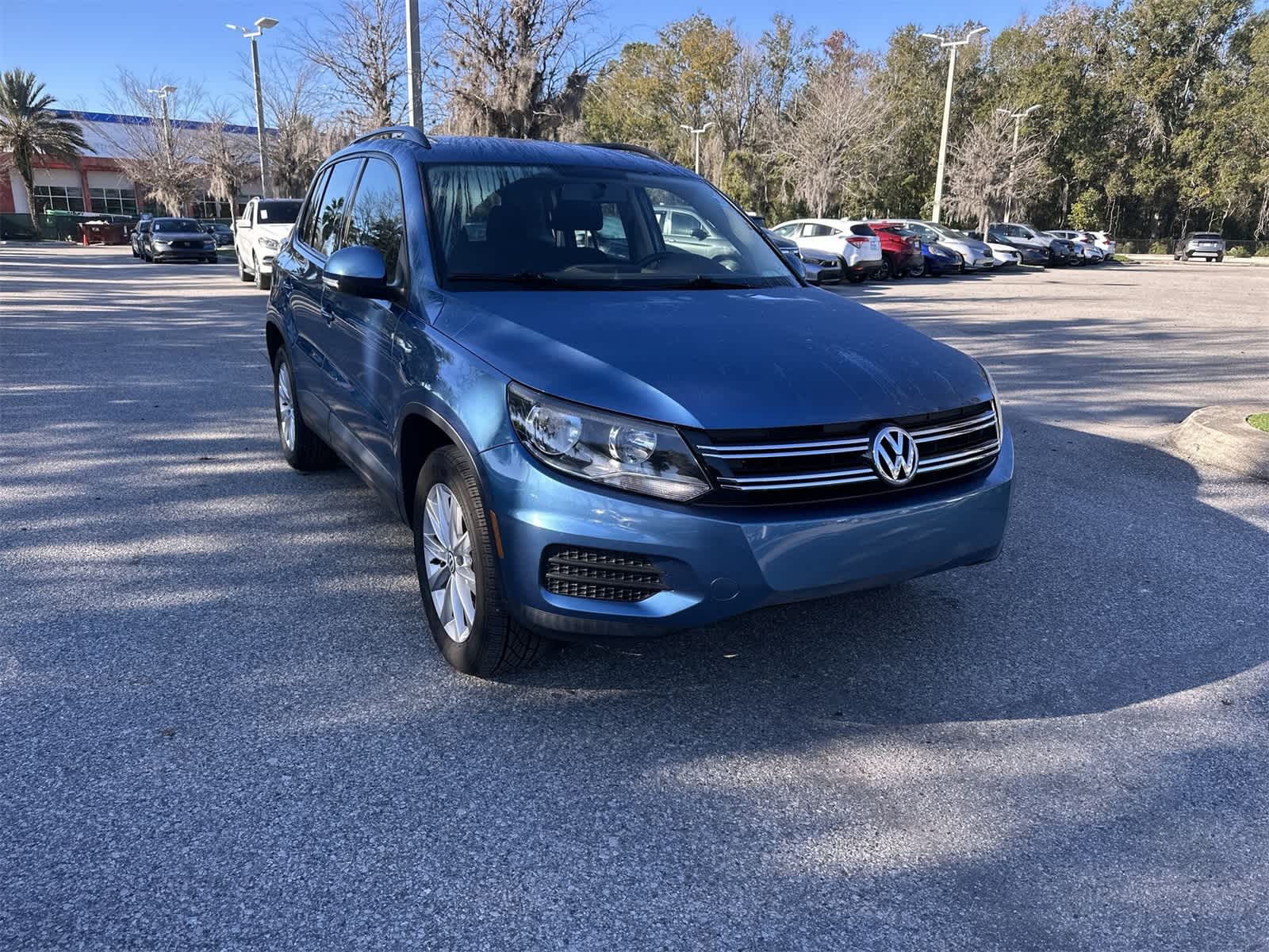 Thumbnail: 2018 Volkswagen Tiguan - 8