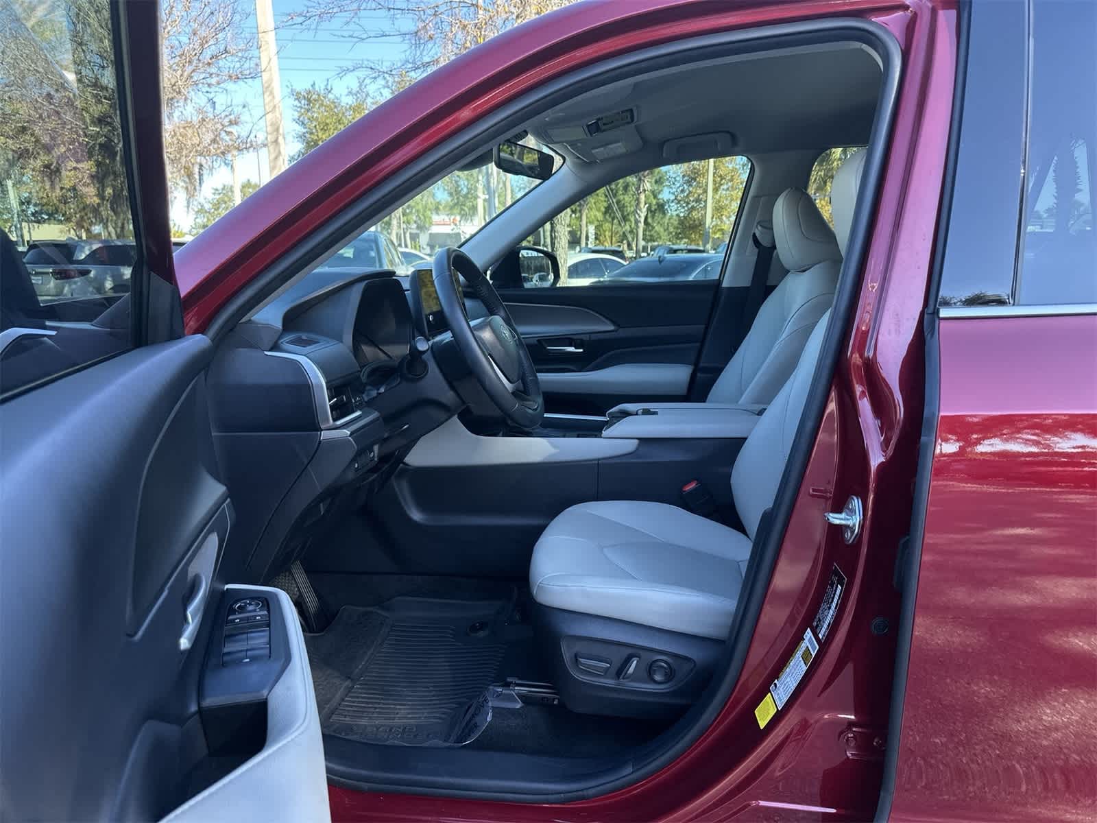 Thumbnail: 2024 Toyota Grand Highlander - 2