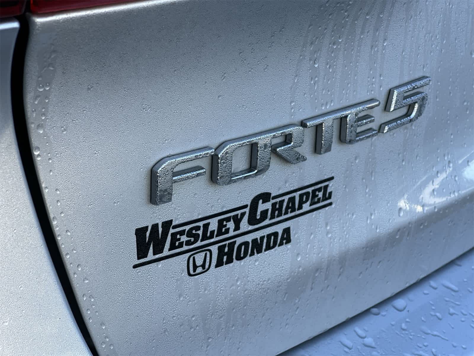 Thumbnail: 2016 Kia Forte - 11