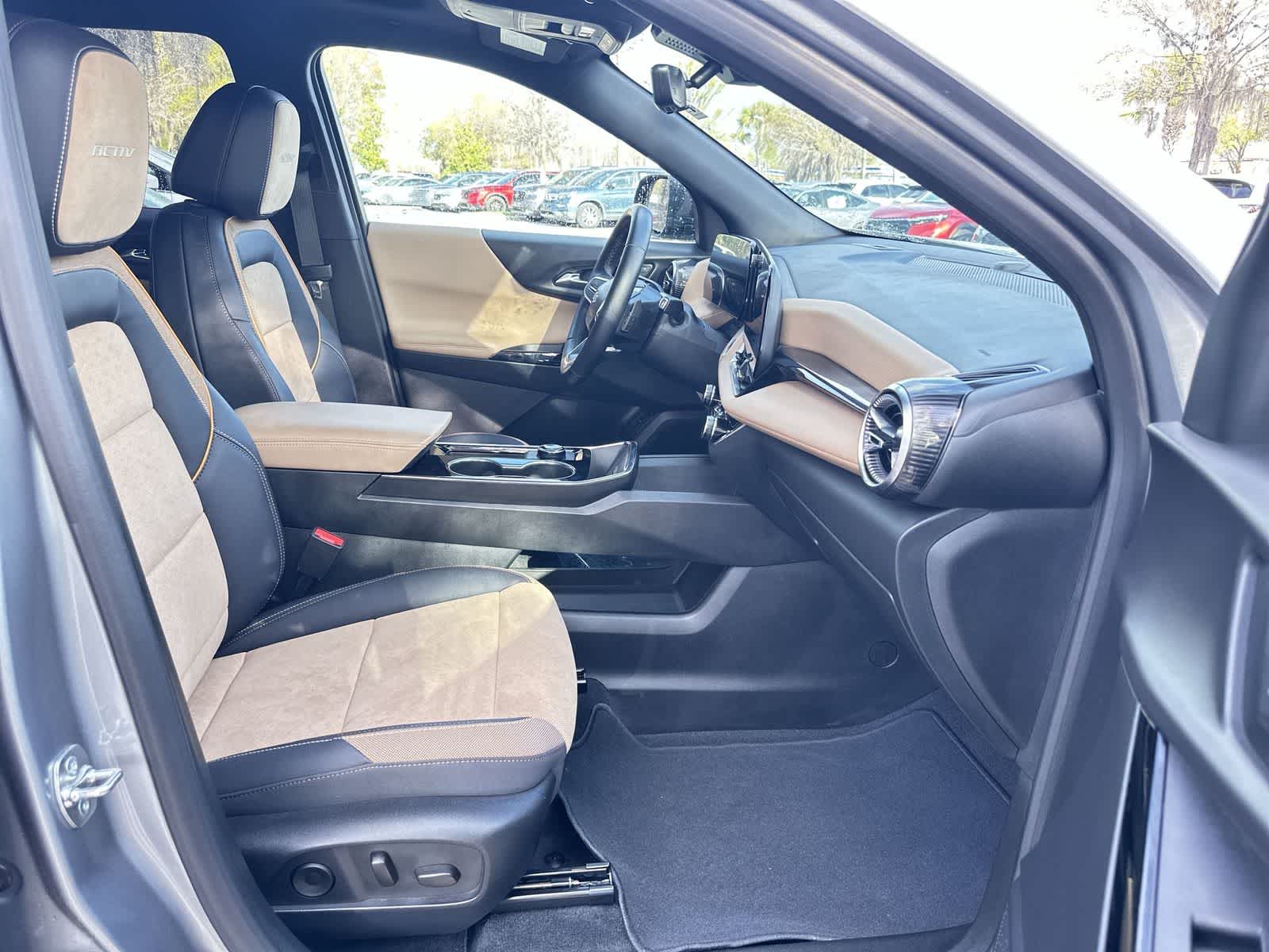 Thumbnail: 2025 Chevrolet Equinox - 17