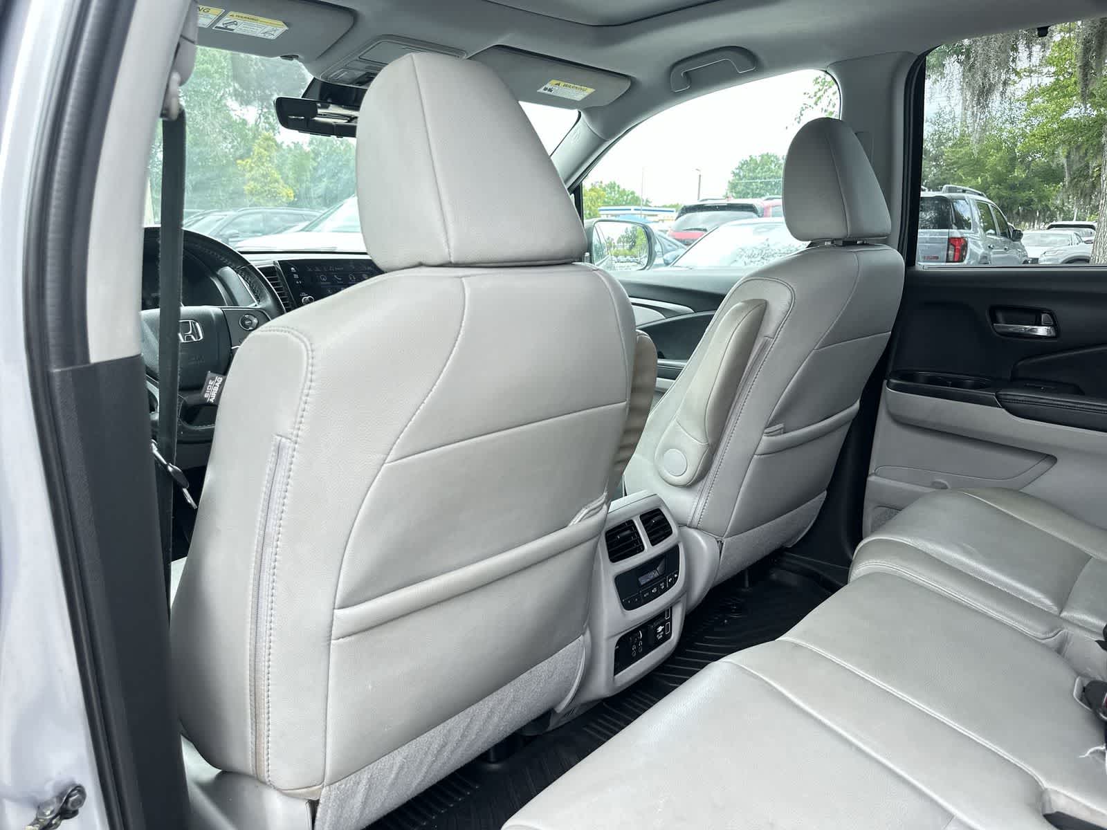Thumbnail: 2019 Honda Pilot - 22