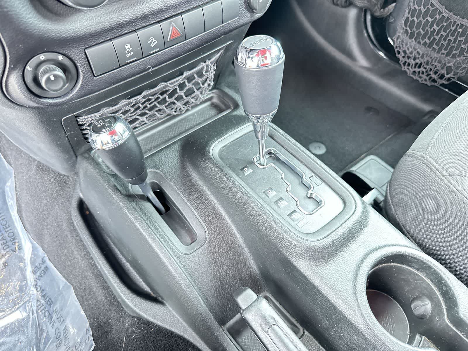 Thumbnail: 2016 Jeep Wrangler - 19