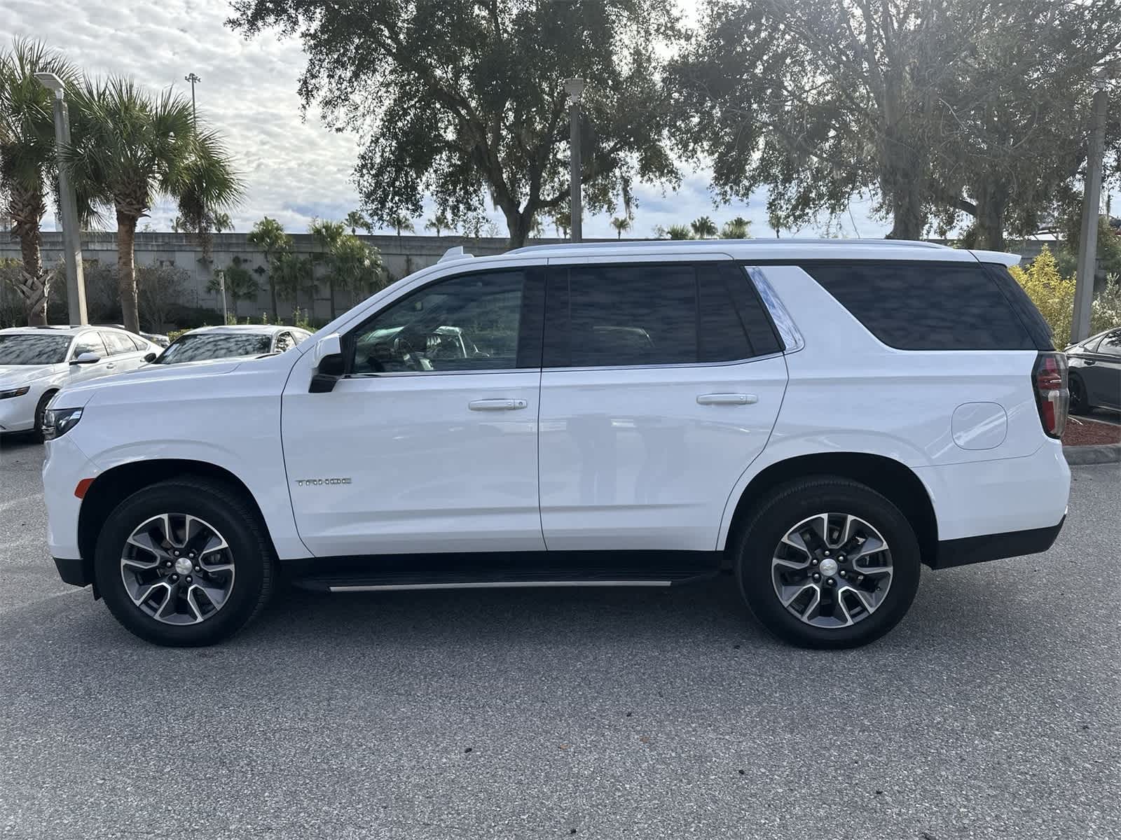 Thumbnail: 2021 Chevrolet Tahoe - 3