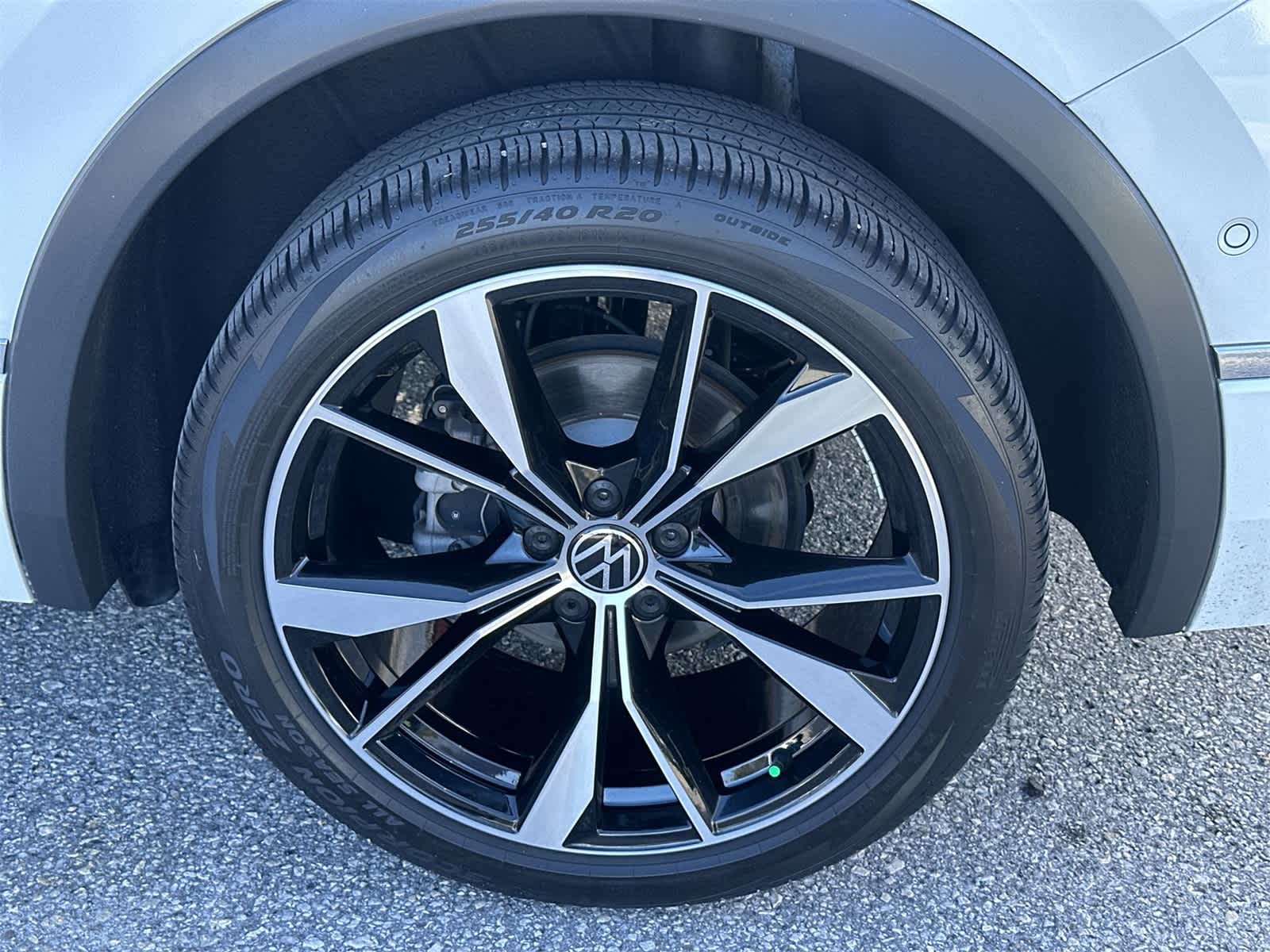 Thumbnail: 2024 Volkswagen Tiguan - 12