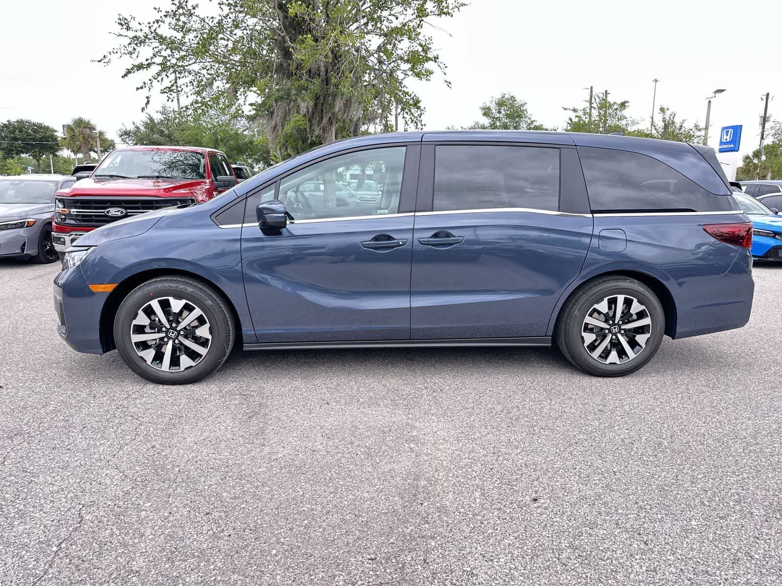Thumbnail: 2026 Honda Odyssey - 3