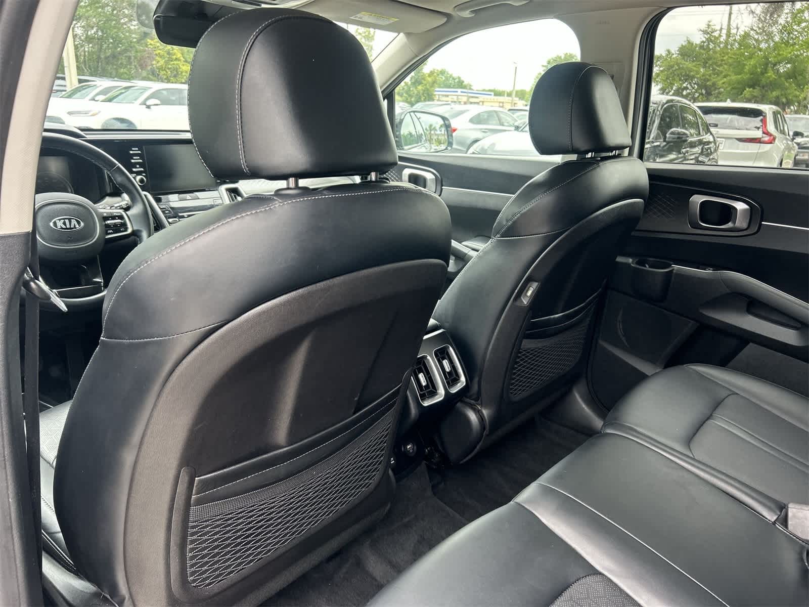 2021 Kia Sorento S 14