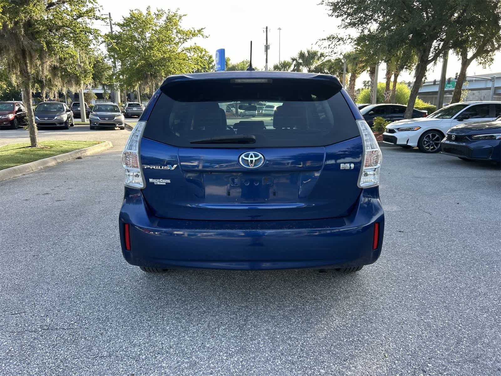 Thumbnail: 2013 Toyota Prius v - 5