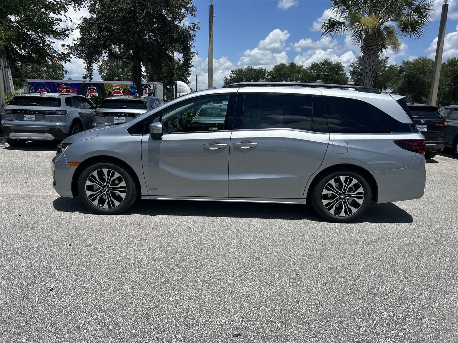 Thumbnail: 2026 Honda Odyssey - 3