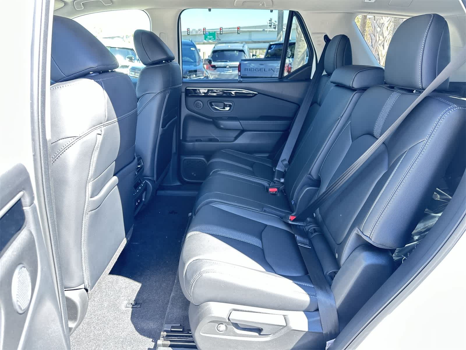 Thumbnail: 2026 Honda Pilot - 15