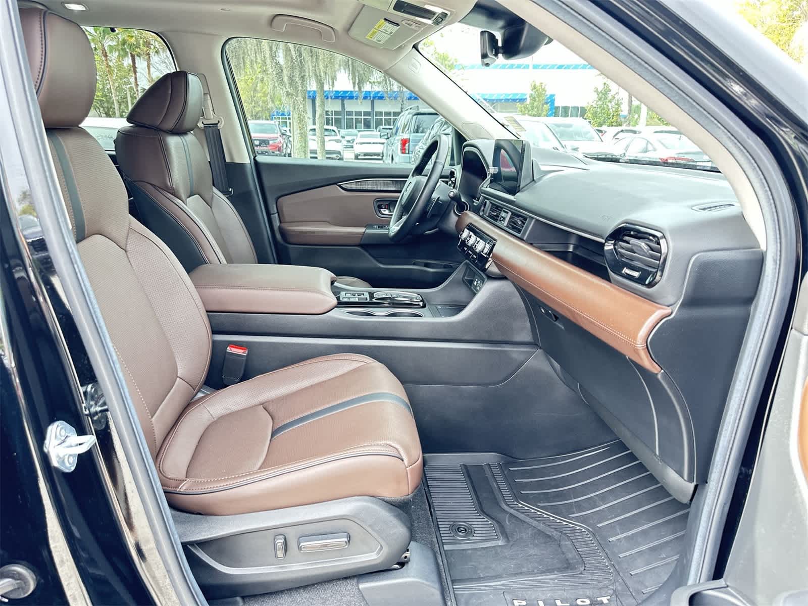 Thumbnail: 2025 Honda Pilot - 17