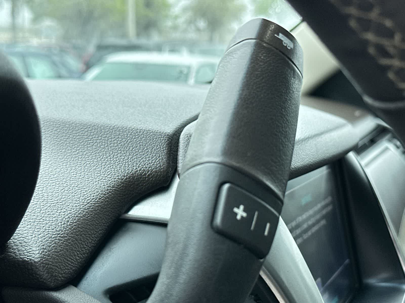 Thumbnail: 2017 Chevrolet Suburban - 21