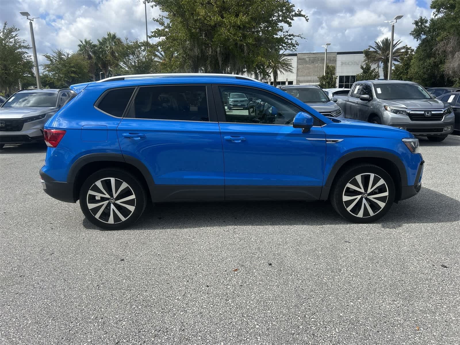 Thumbnail: 2022 Volkswagen Taos - 7