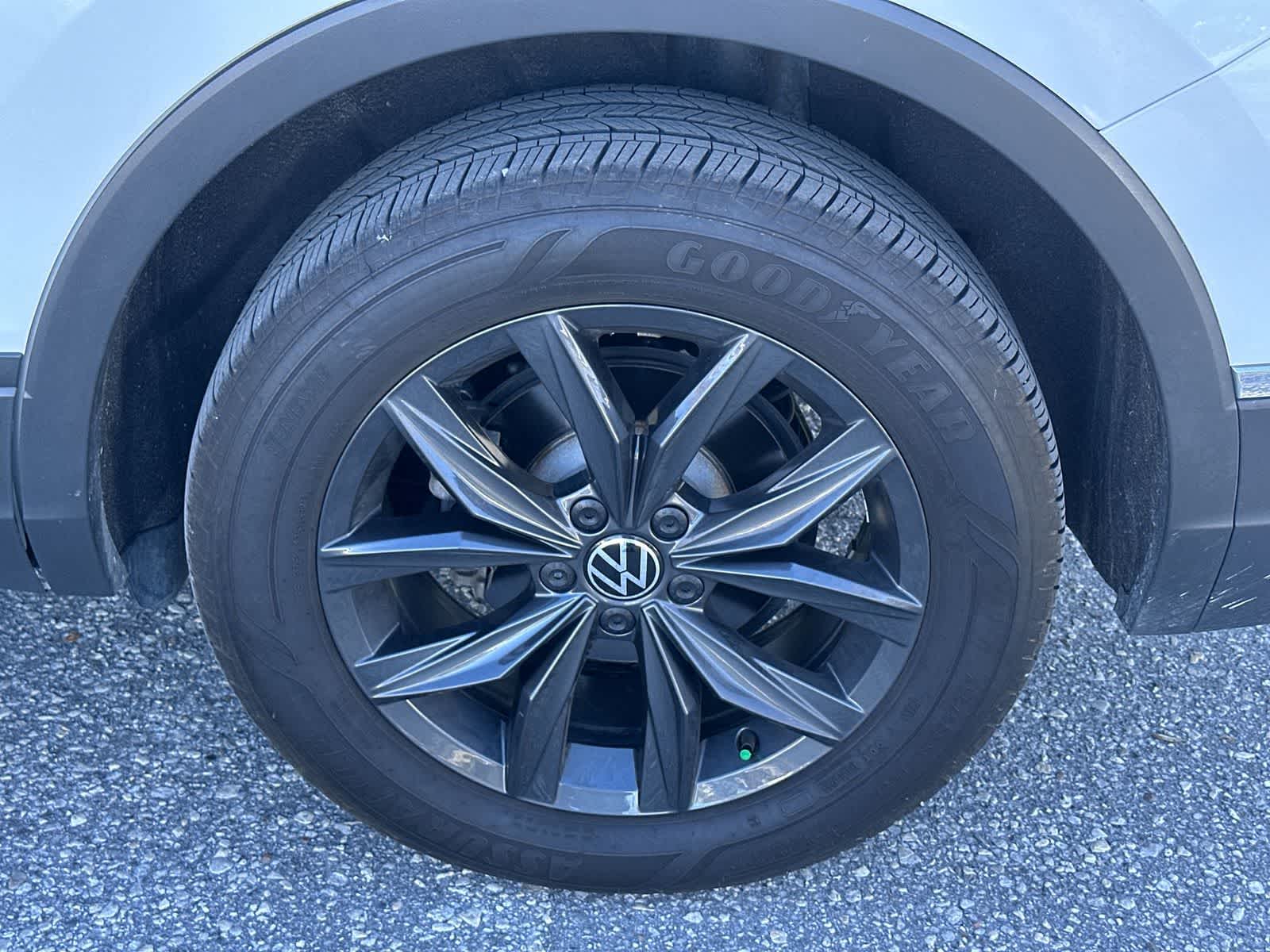 Thumbnail: 2024 Volkswagen Tiguan - 12