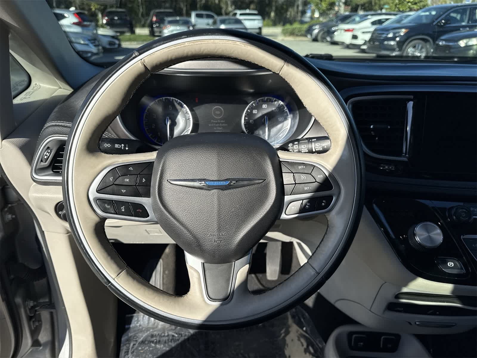 Thumbnail: 2018 Chrysler Pacifica - 18