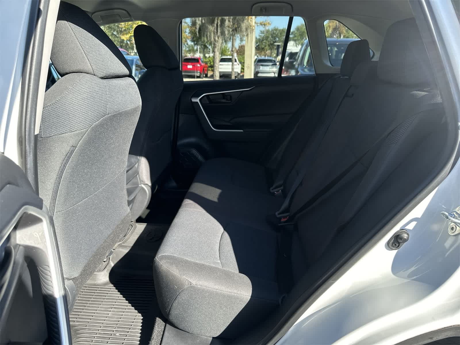 Thumbnail: 2020 Toyota RAV4 - 15