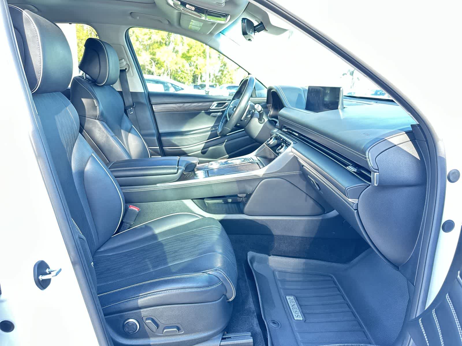 Thumbnail: 2021 Genesis GV80 - 17