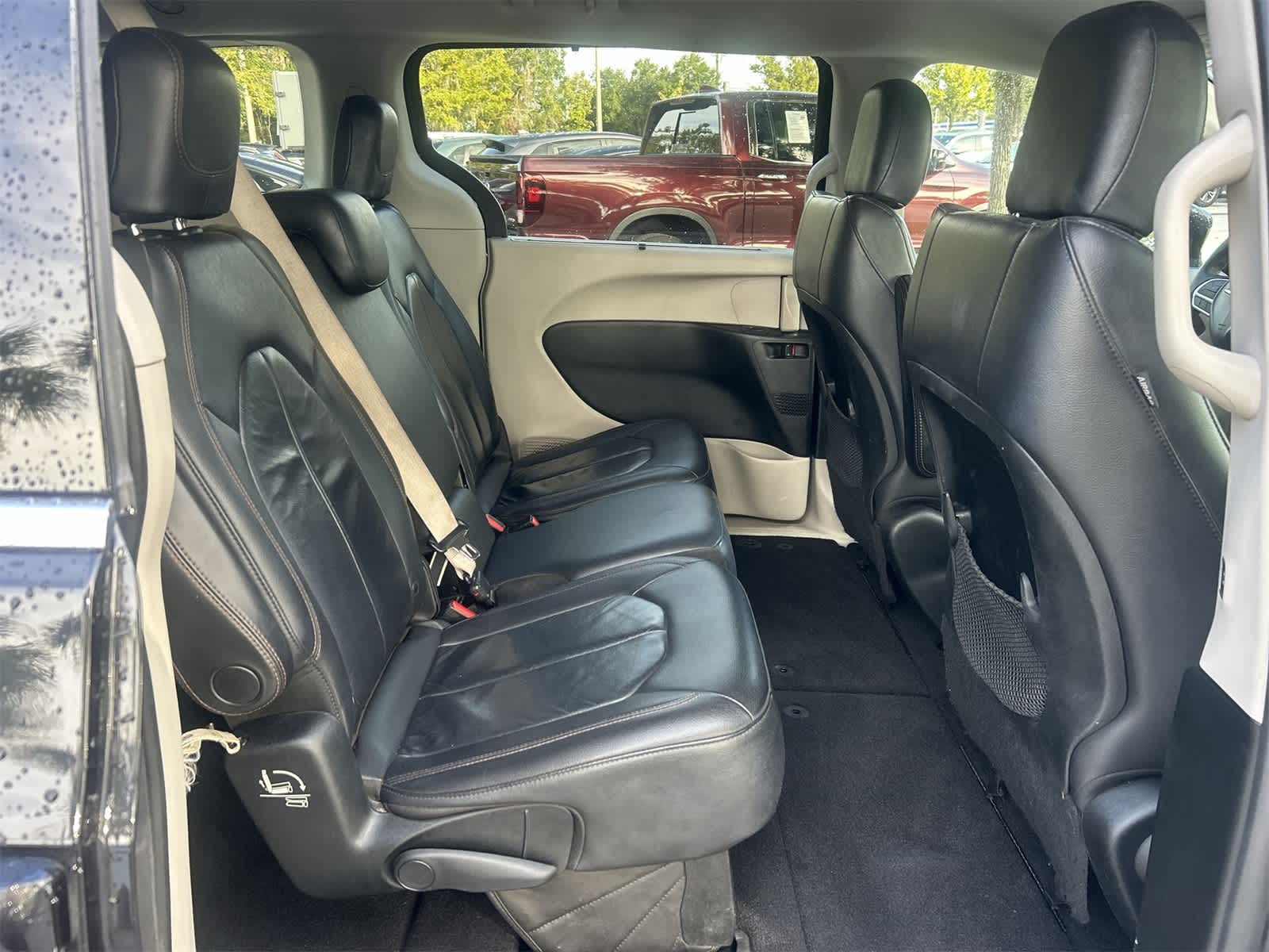 Thumbnail: 2017 Chrysler Pacifica - 16