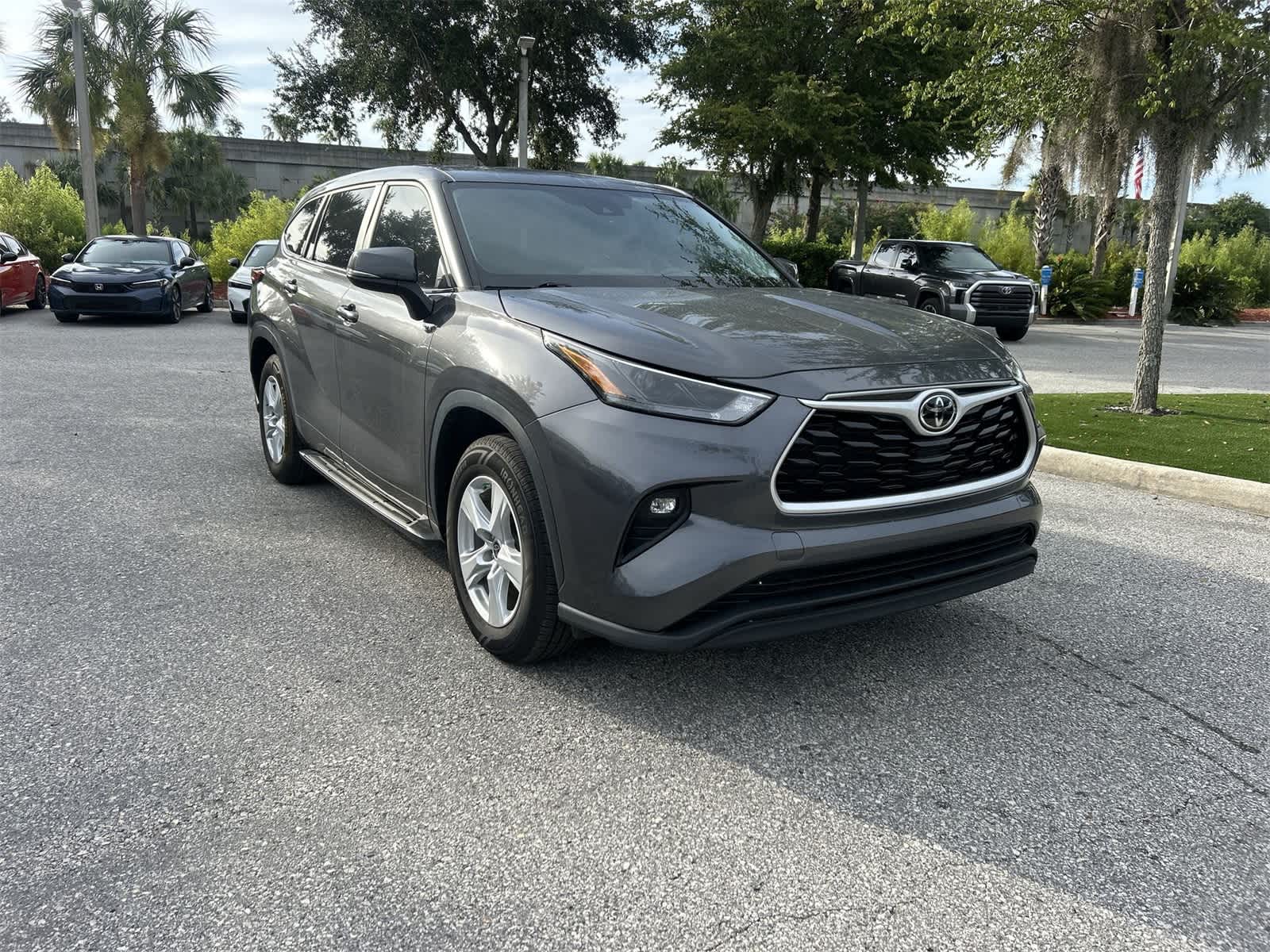 Thumbnail: 2023 Toyota Highlander - 8