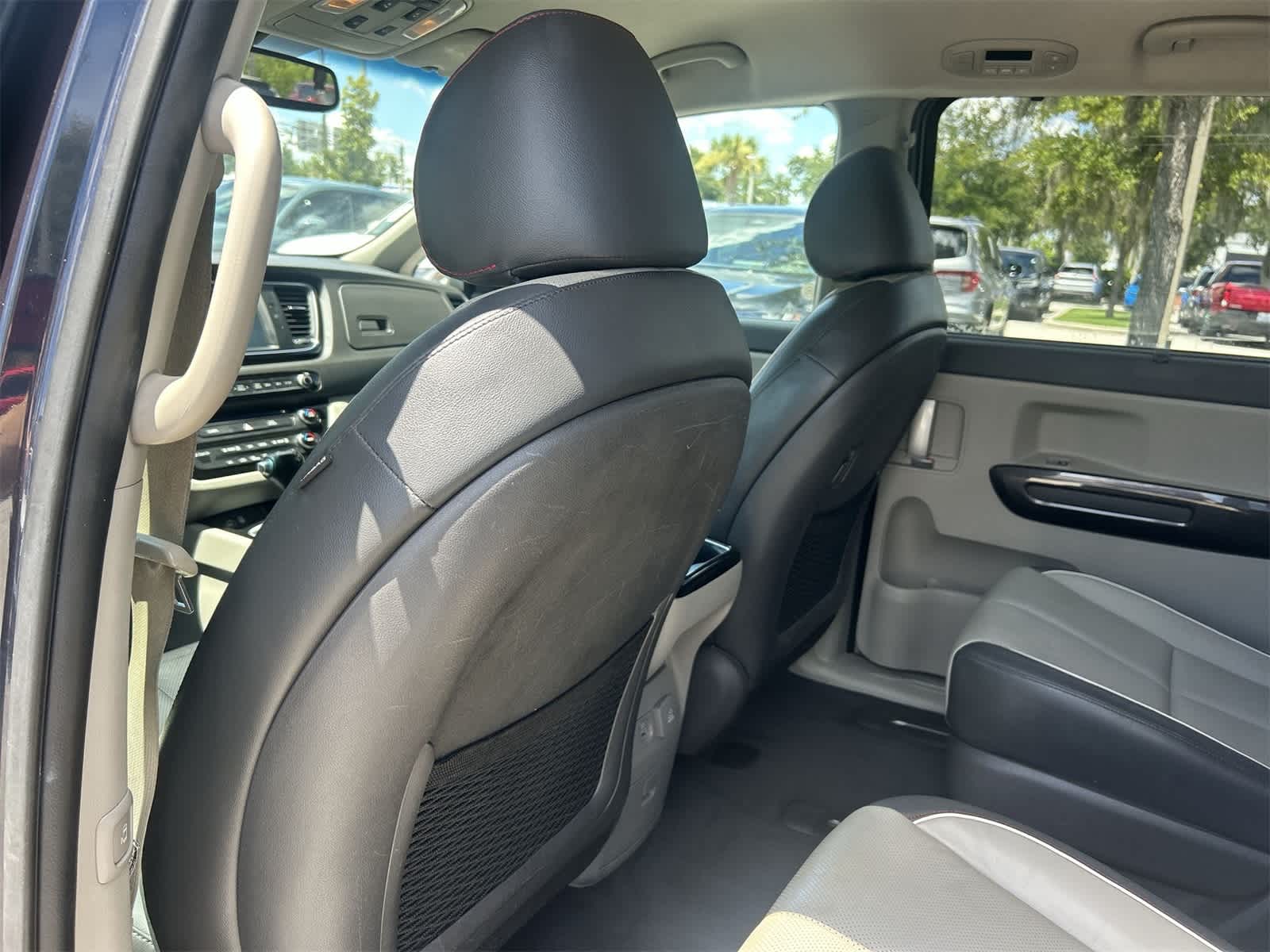 Thumbnail: 2015 Kia Sedona - 14