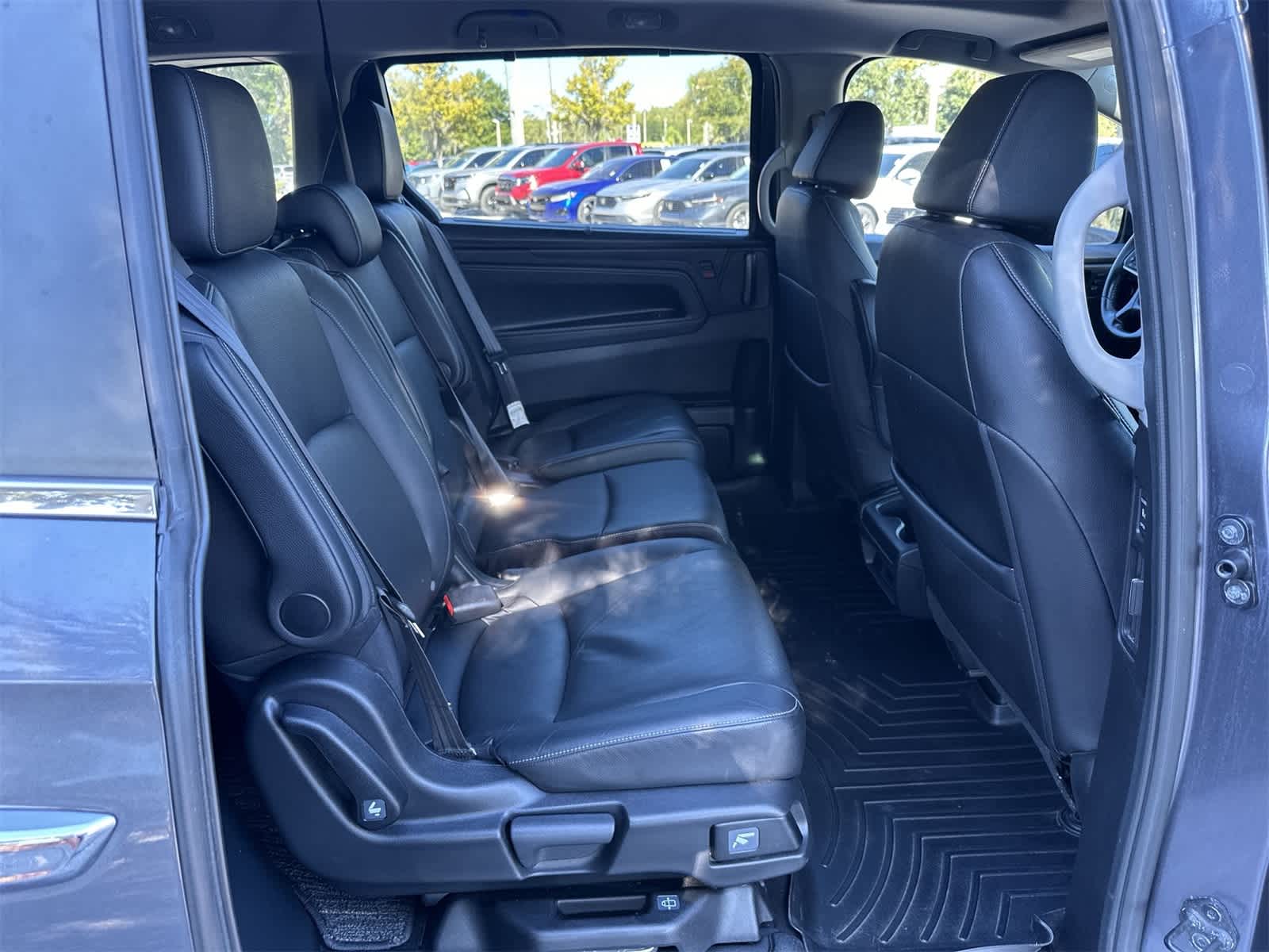 Thumbnail: 2023 Honda Odyssey - 16