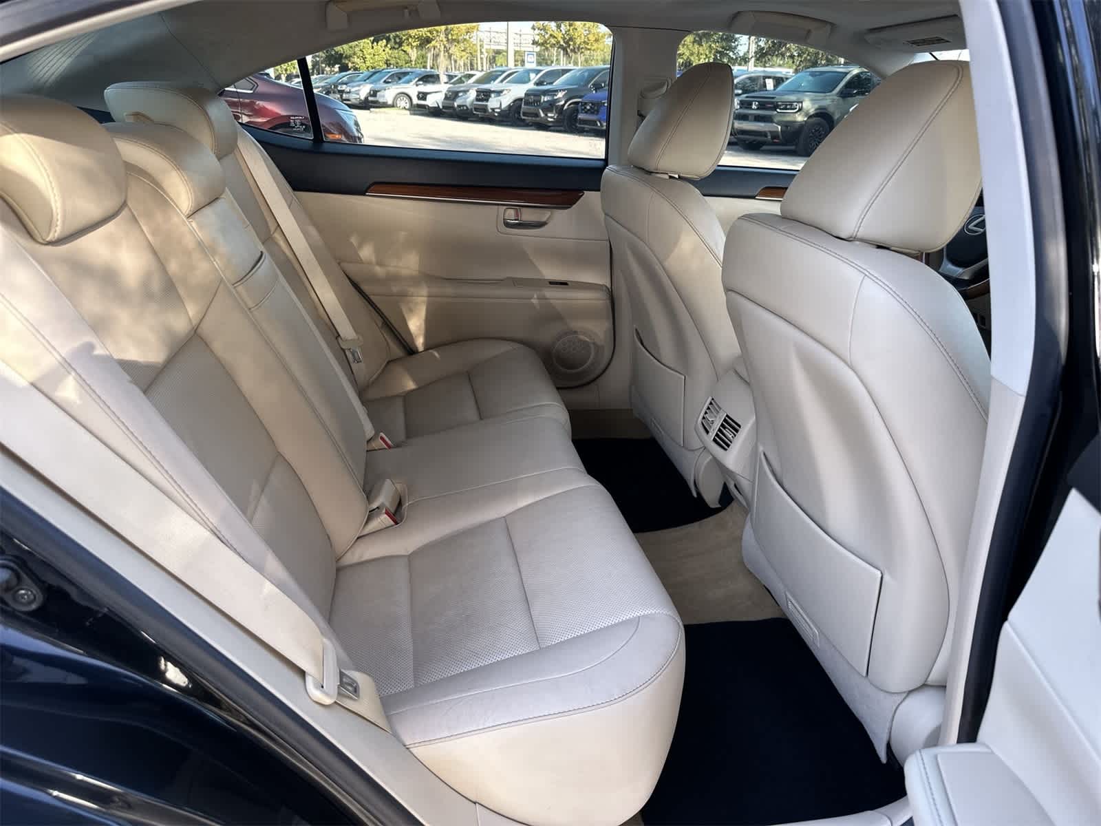Thumbnail: 2014 Lexus ES - 15