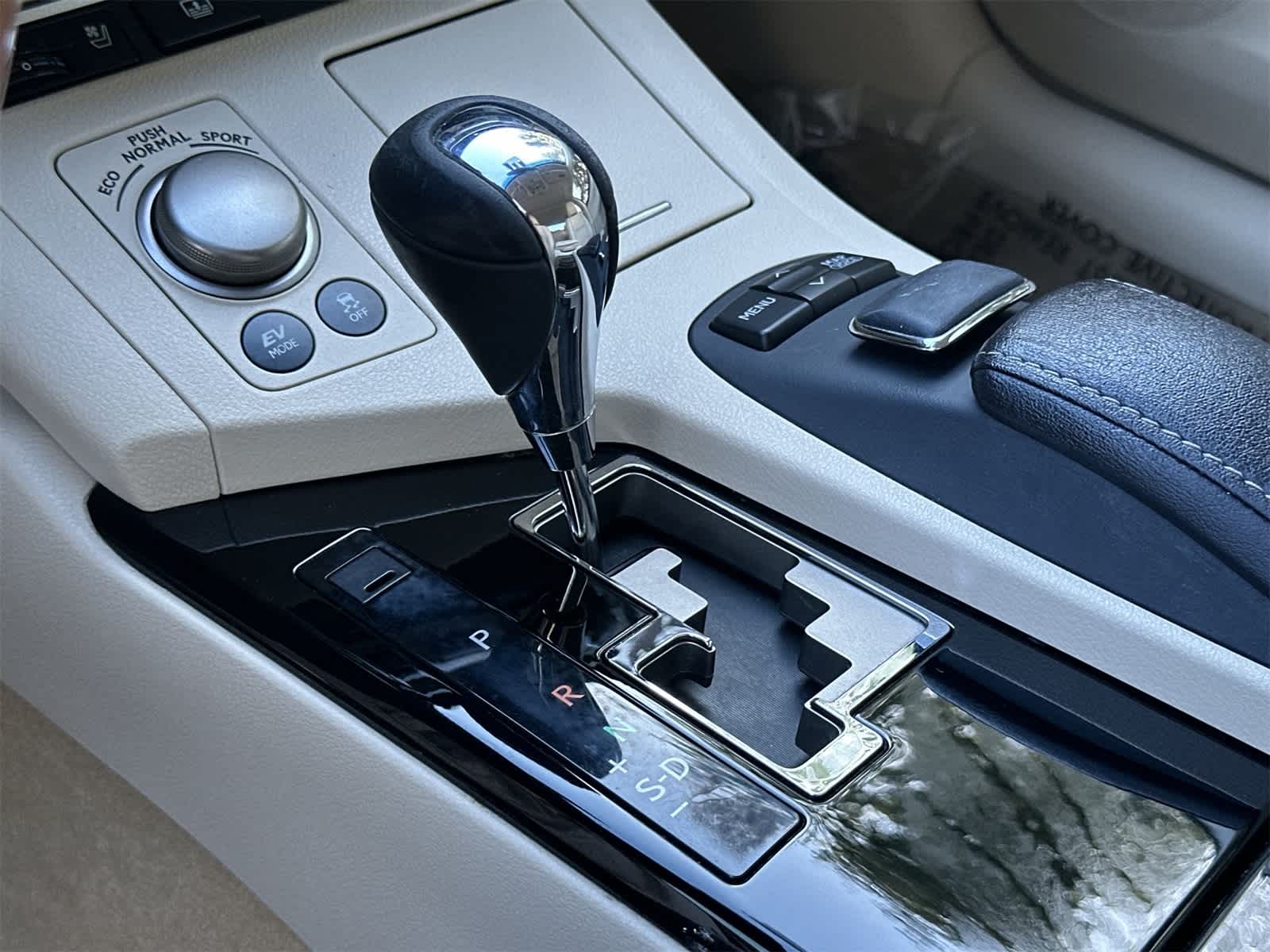 Thumbnail: 2014 Lexus ES - 20