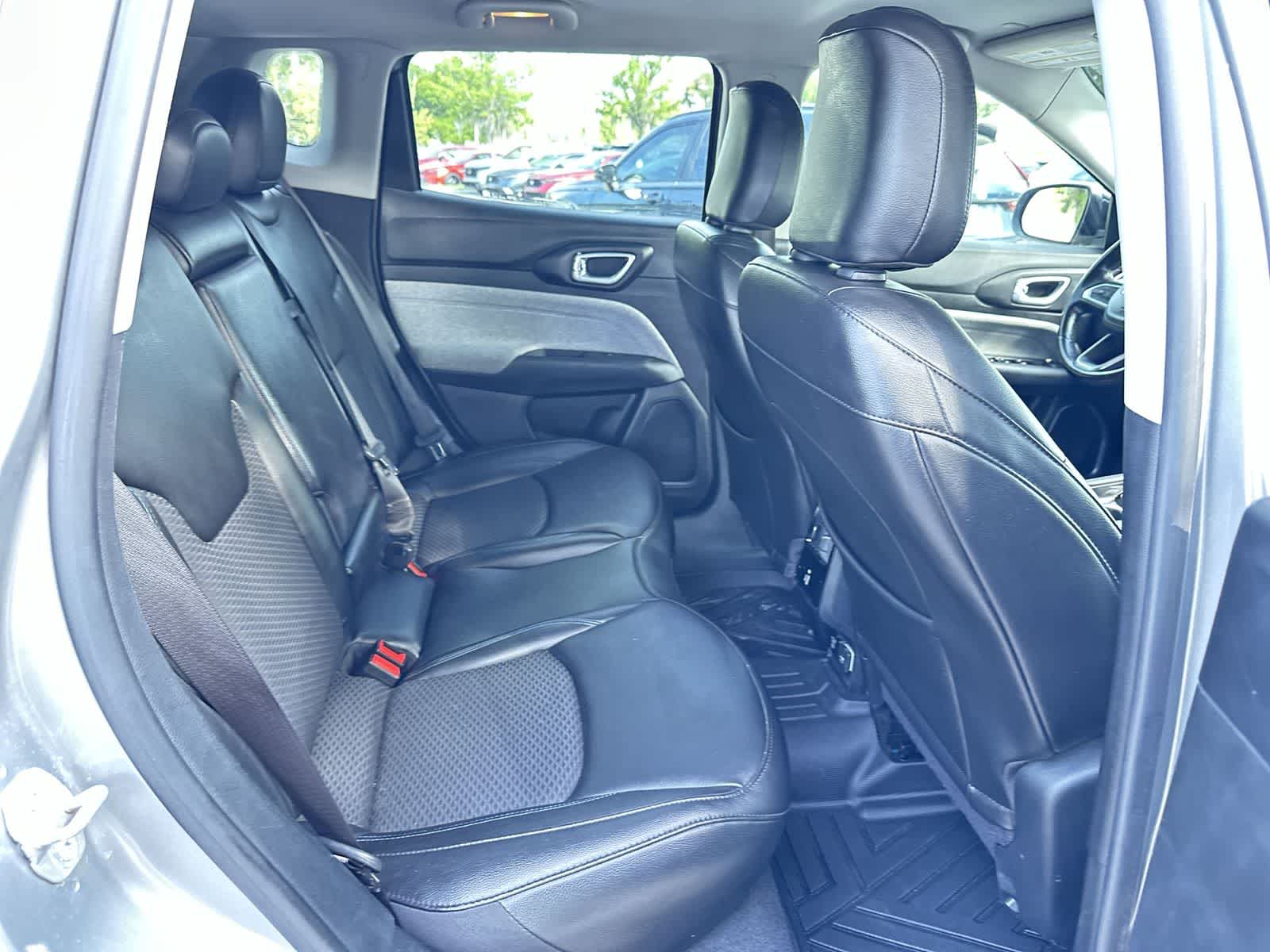 Thumbnail: 2022 Jeep Compass - 16