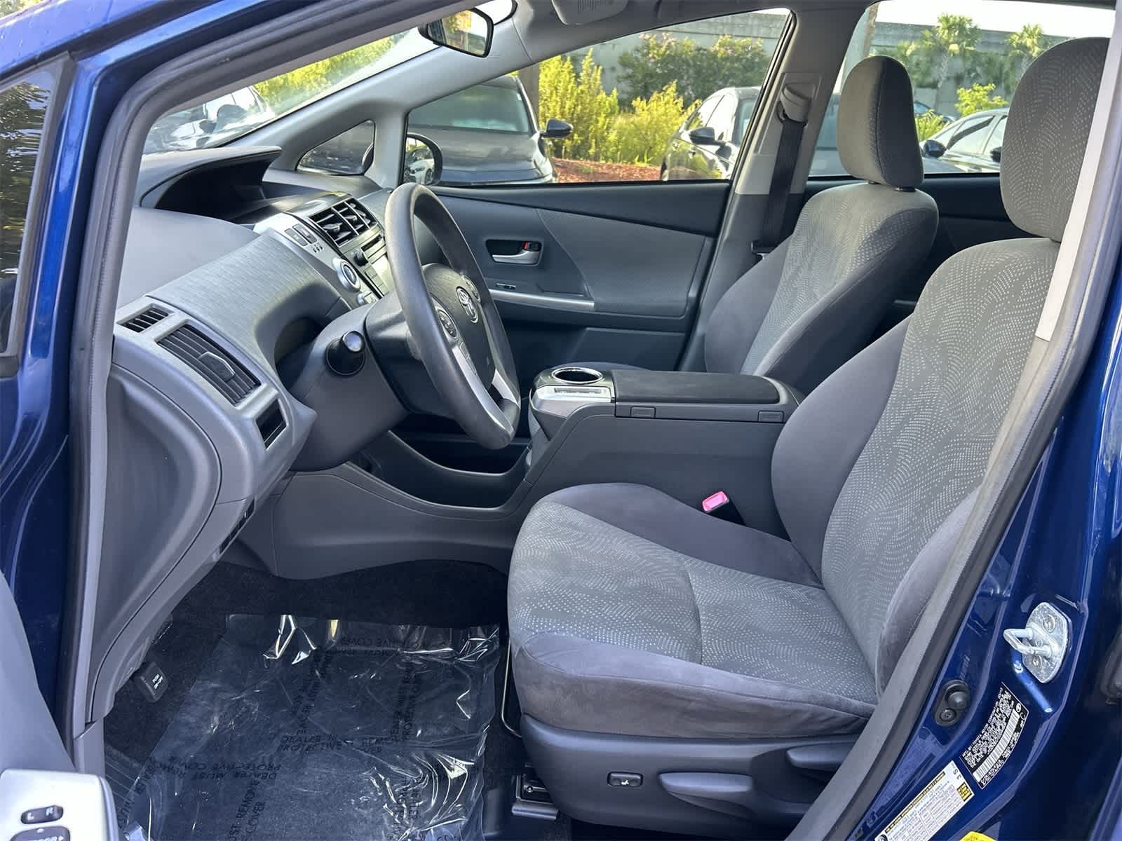 Thumbnail: 2013 Toyota Prius v - 13