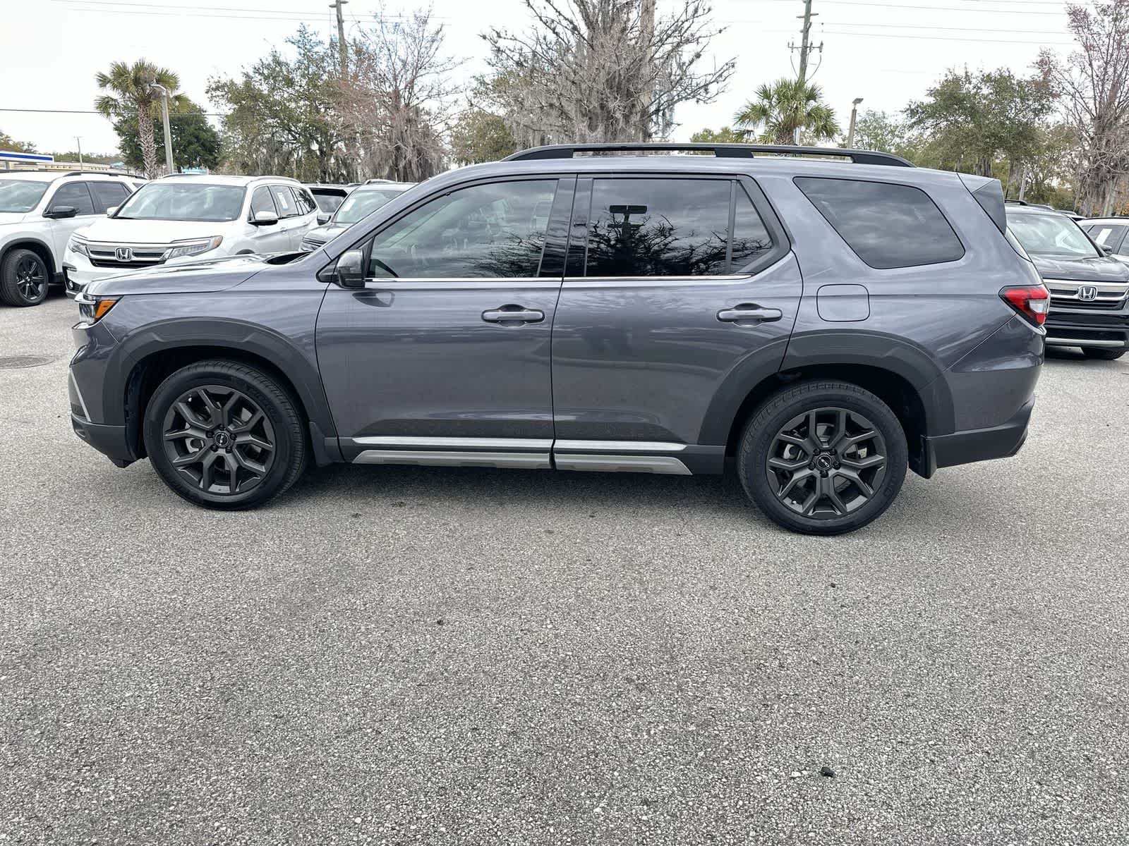 Thumbnail: 2023 Honda Pilot - 3