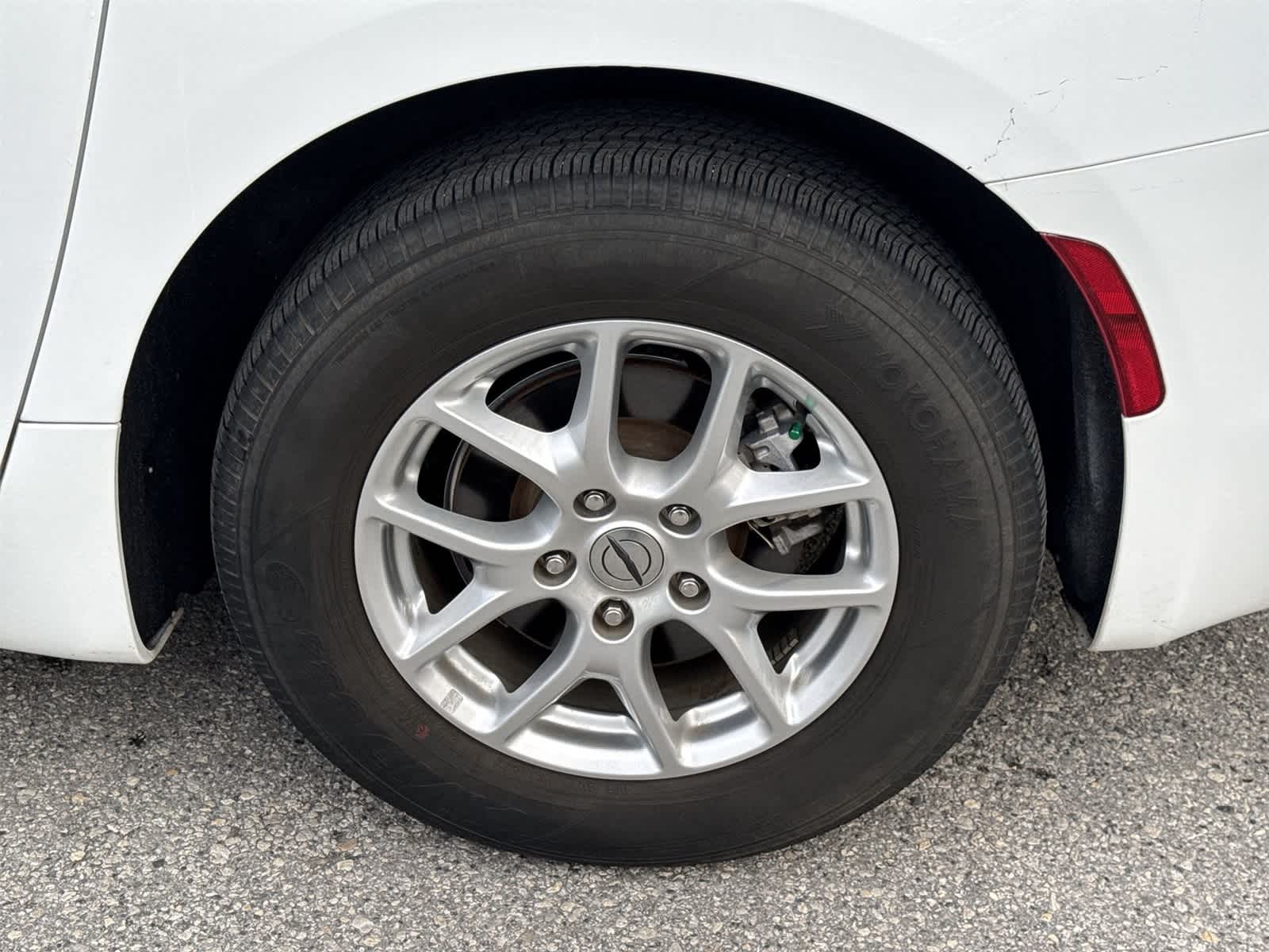 Thumbnail: 2022 Chrysler Voyager - 12