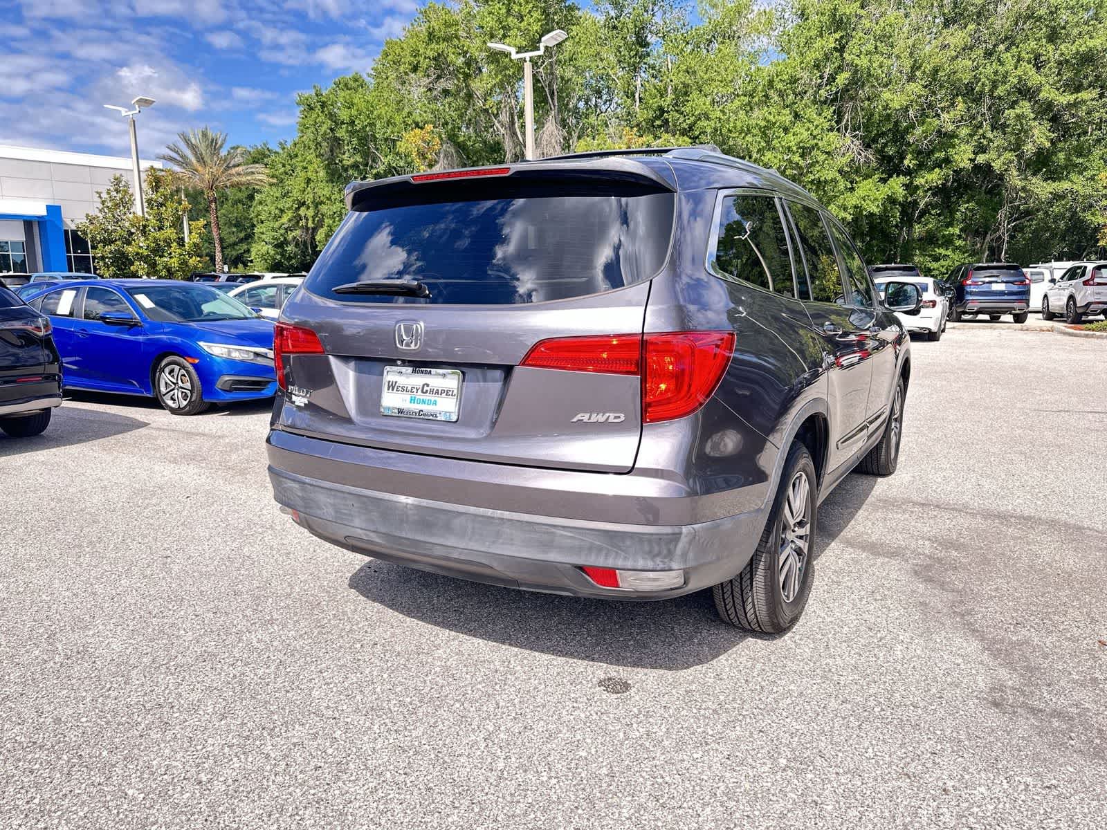 Thumbnail: 2017 Honda Pilot - 6