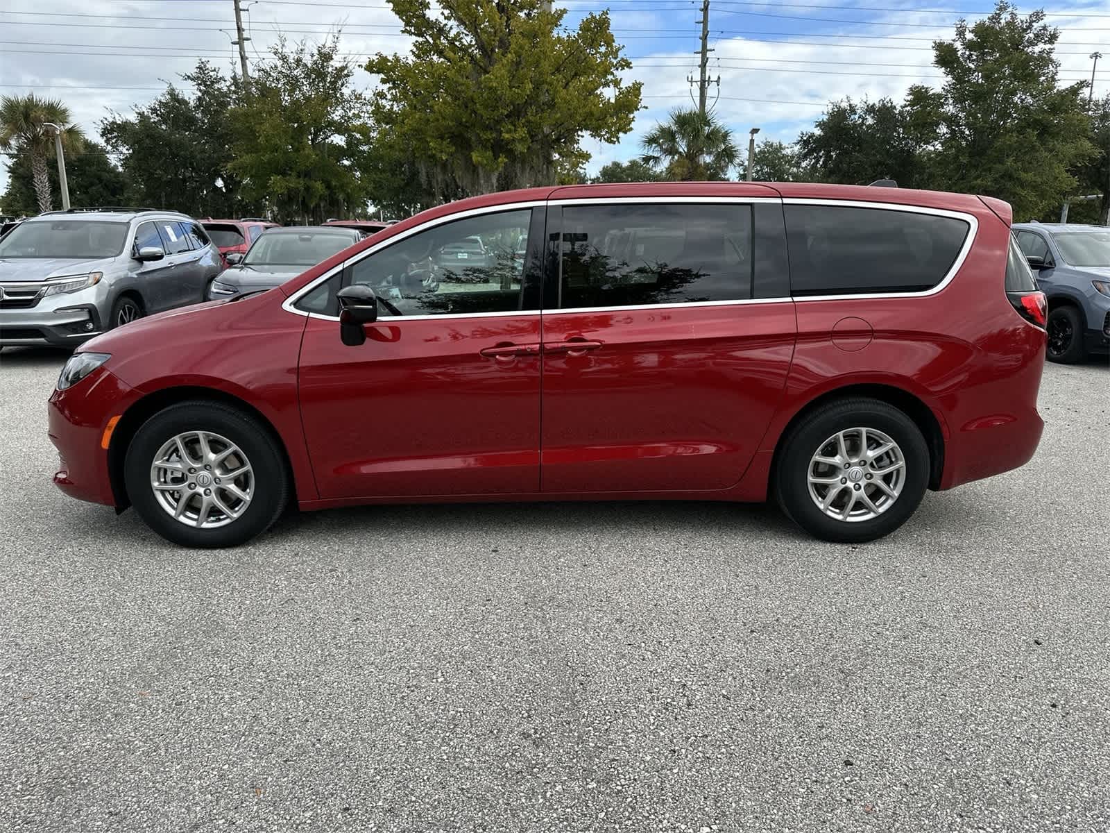 Thumbnail: 2025 Chrysler Voyager - 3