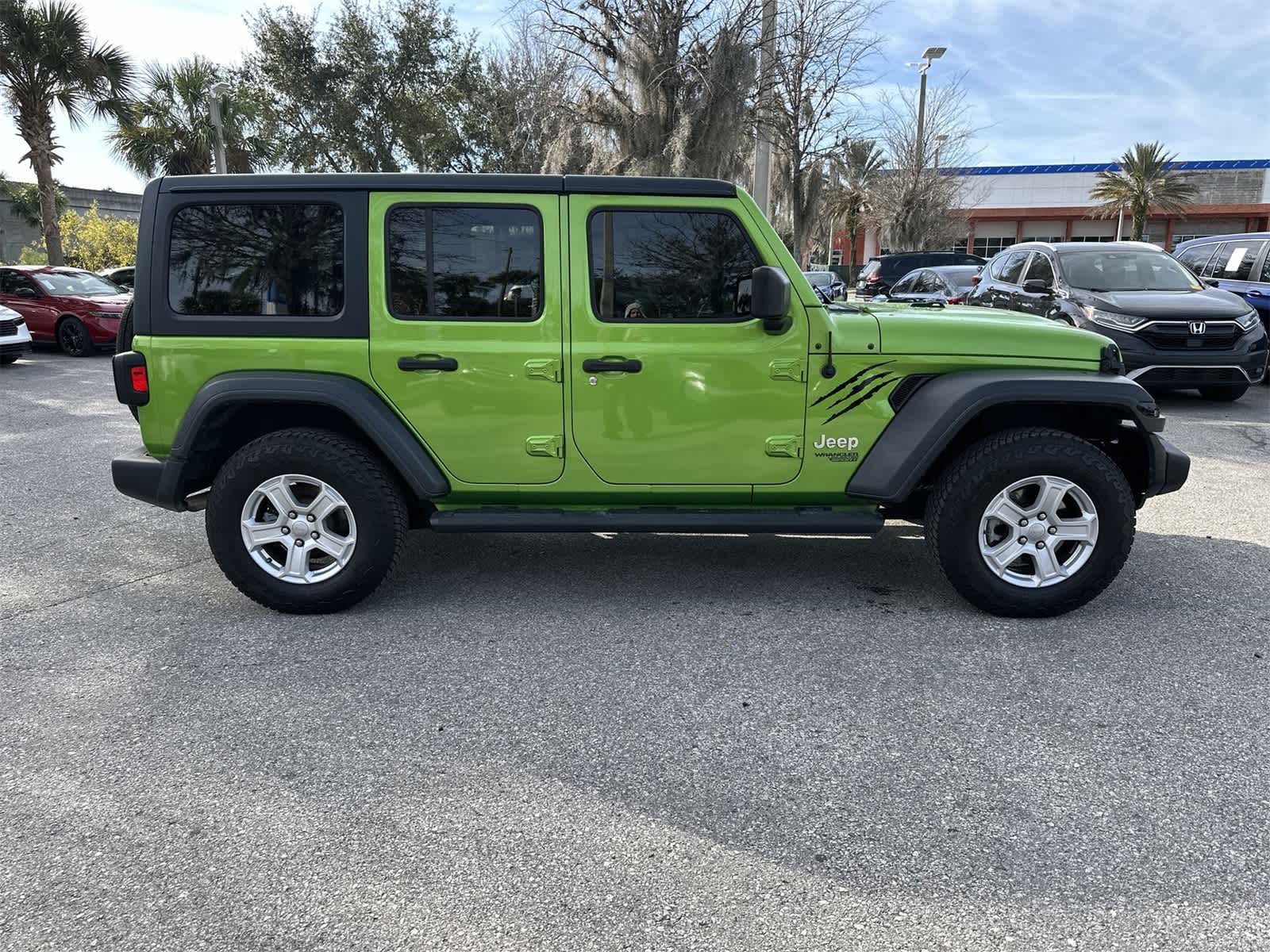 Thumbnail: 2019 Jeep Wrangler - 7