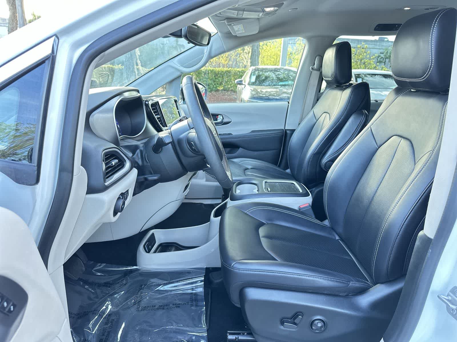 Thumbnail: 2024 Chrysler Pacifica - 13