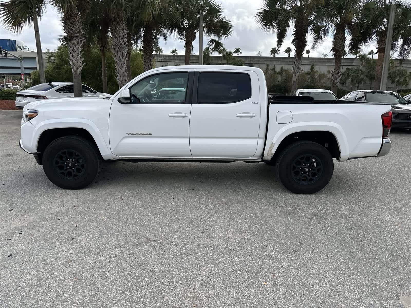 Thumbnail: 2019 Toyota Tacoma - 3